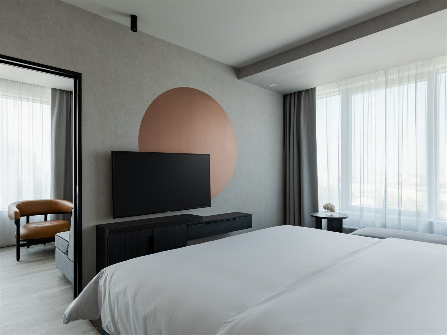 Номер полулюкс с 1 двуспальной кроватью и диваном