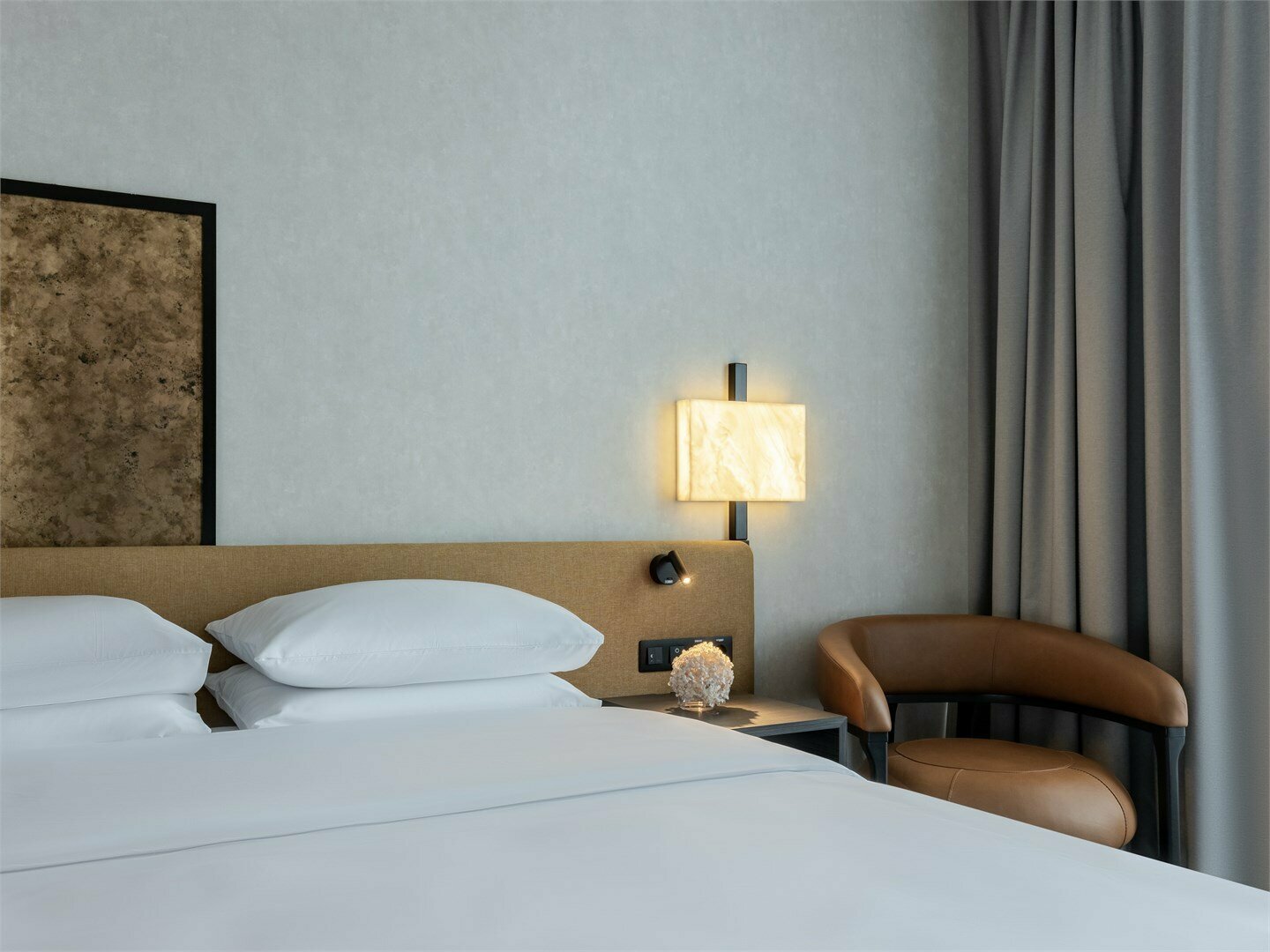 Номер люкс с 1 двуспальной кроватью и диваном