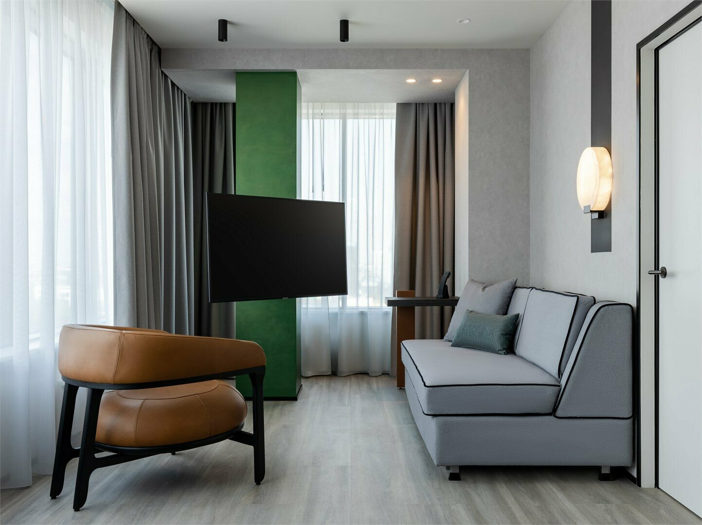 Номер полулюкс с 1 двуспальной кроватью и диваном