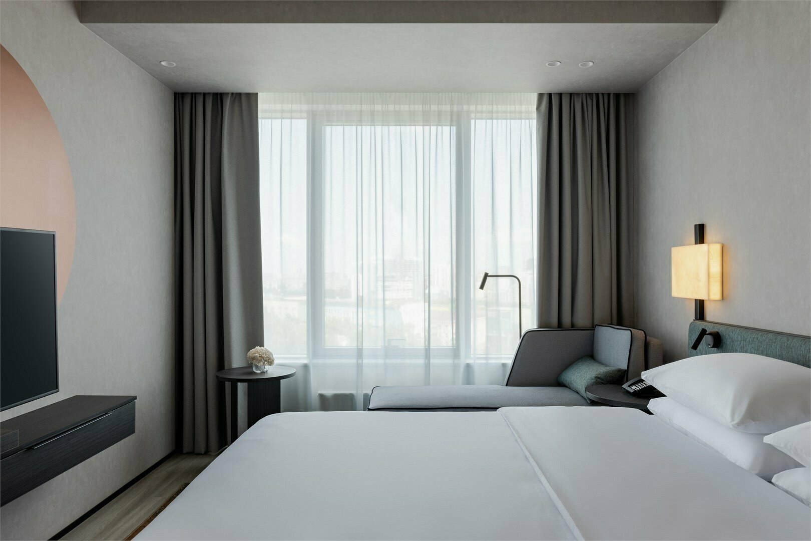 Номер полулюкс с 1 двуспальной кроватью и диваном