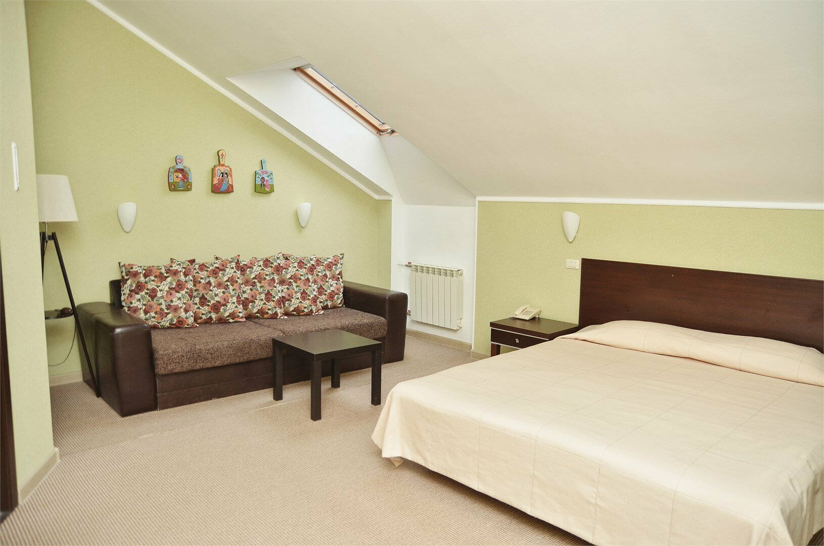 Первая категория (стандарт) "Бизнес-класс мансарда"