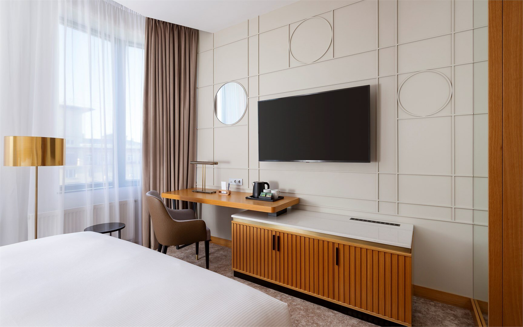 Стандартный номер с видом на город с кроватью Queen