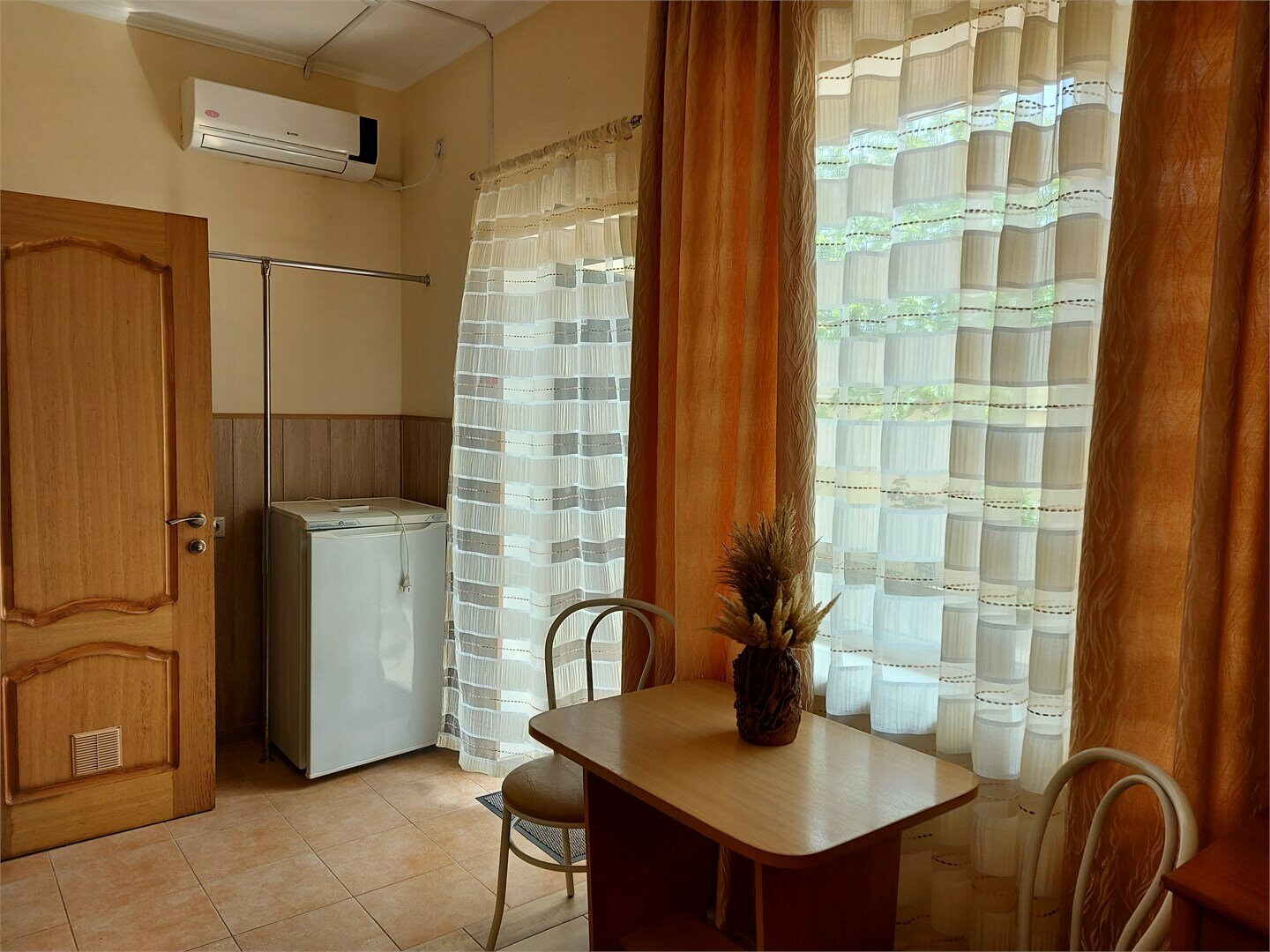 Трехместный номер с видом на сад