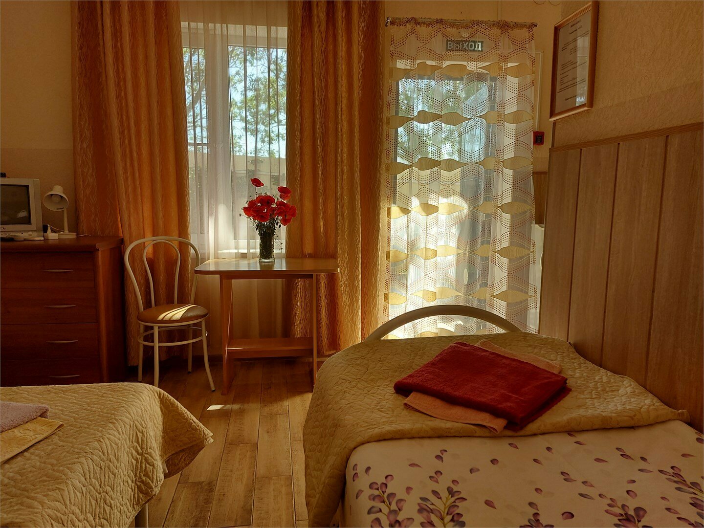 Трехместный номер с видом на сад