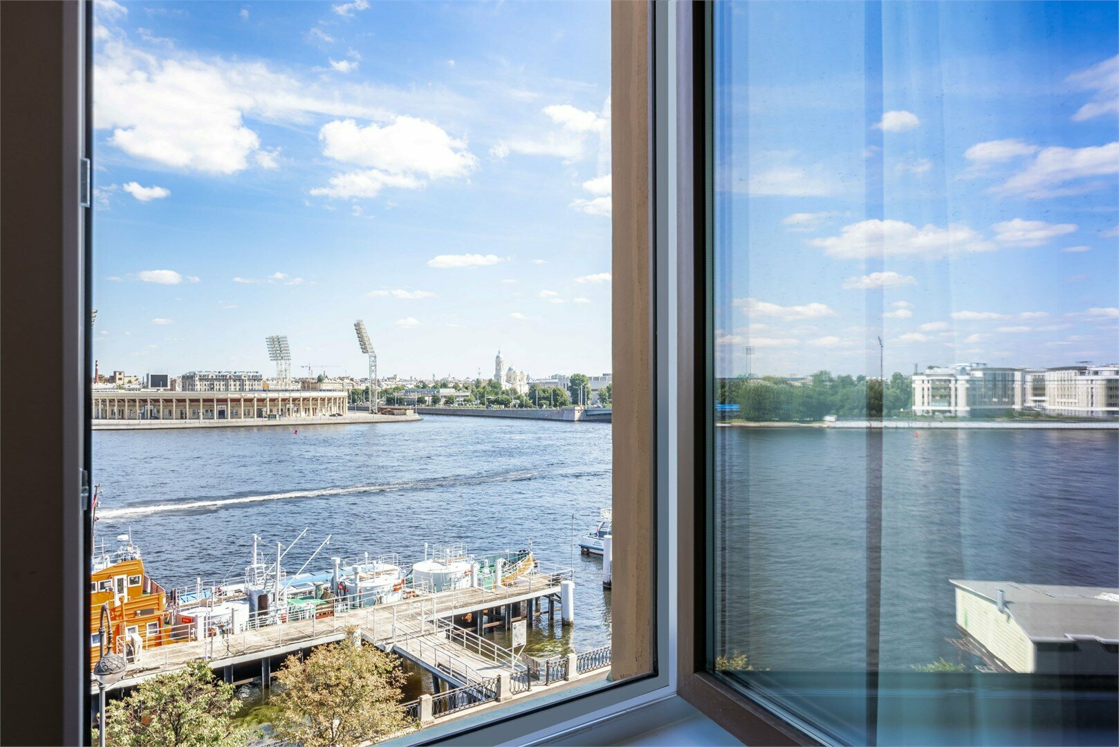 Стандарт с двумя кроватями | Вид на Неву