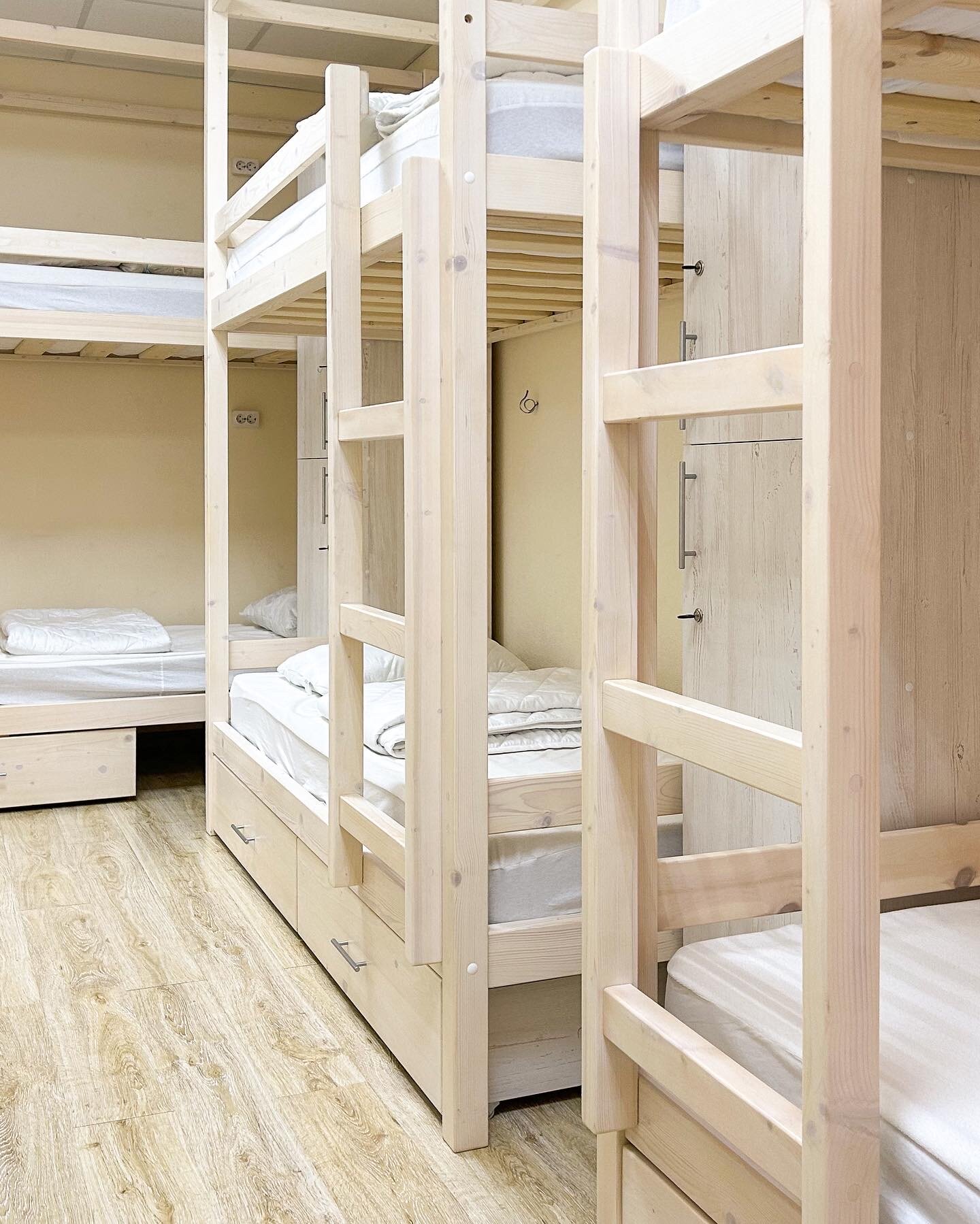 Кровать в общем номере для мужчин