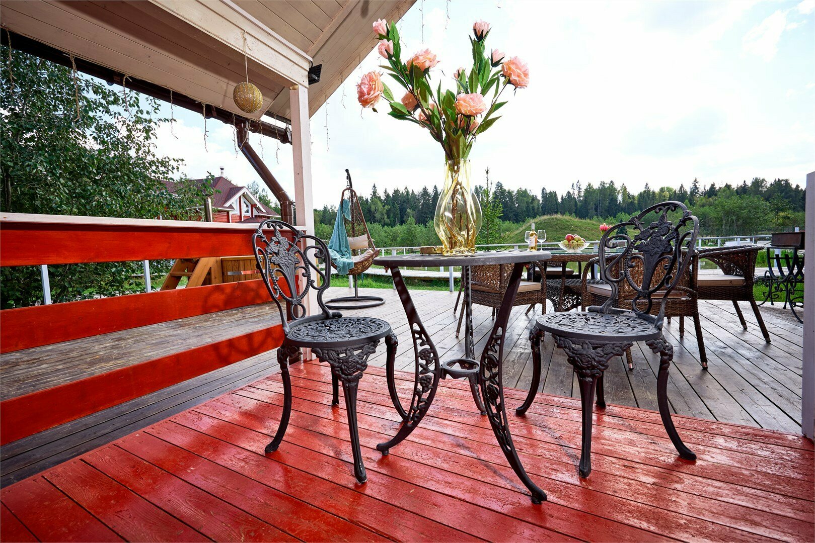 ДОМ У ОЗЕРА