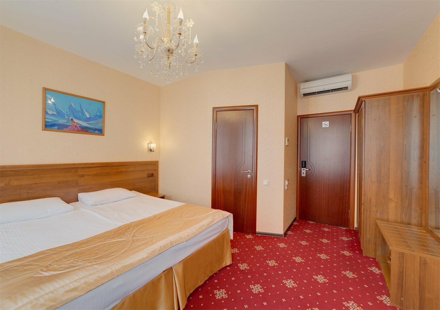 Стандартный двухместный номер с одной кроватью