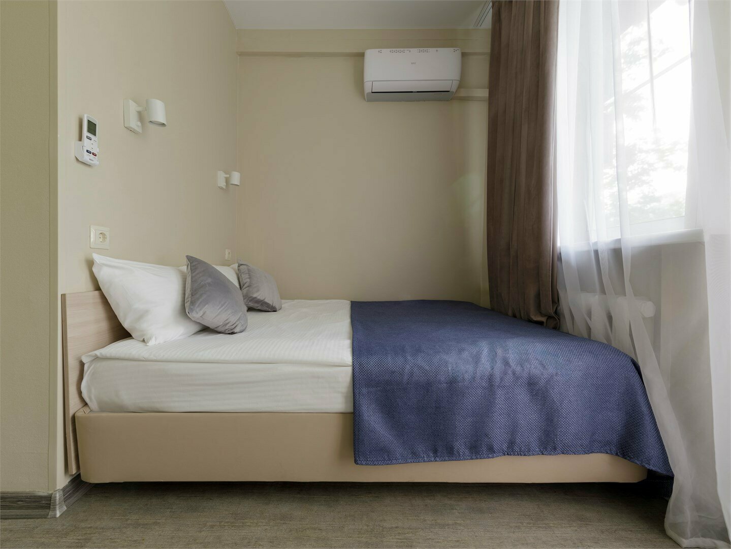 Студия с одной кроватью с балконом