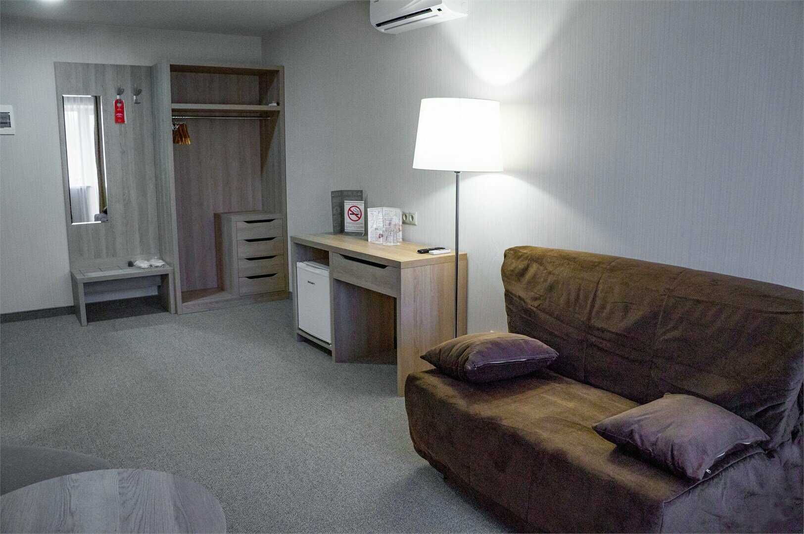 Семейный номер с видом на реку