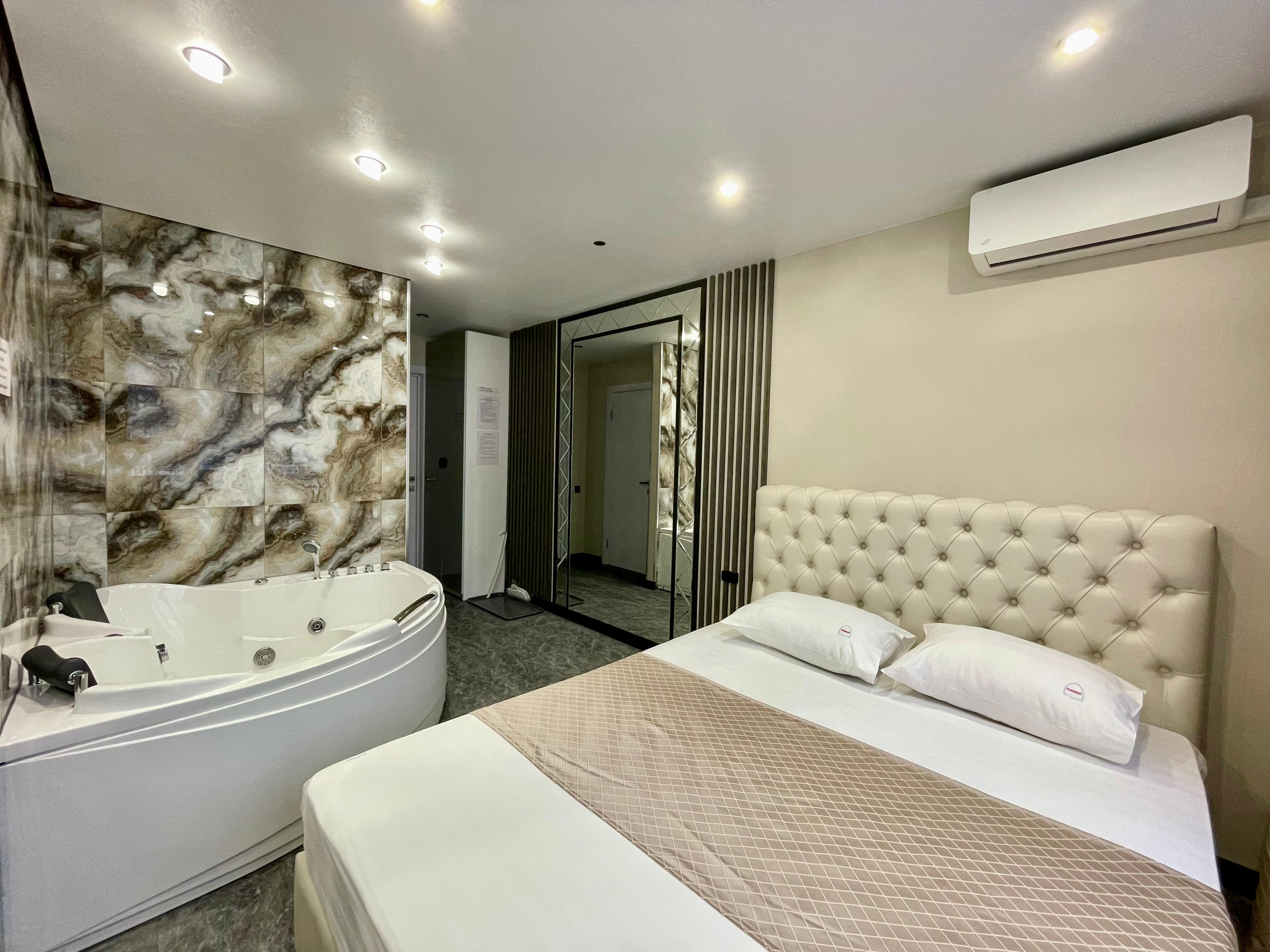 Двухместный номер с 1 кроватью и гидромассажной ванной