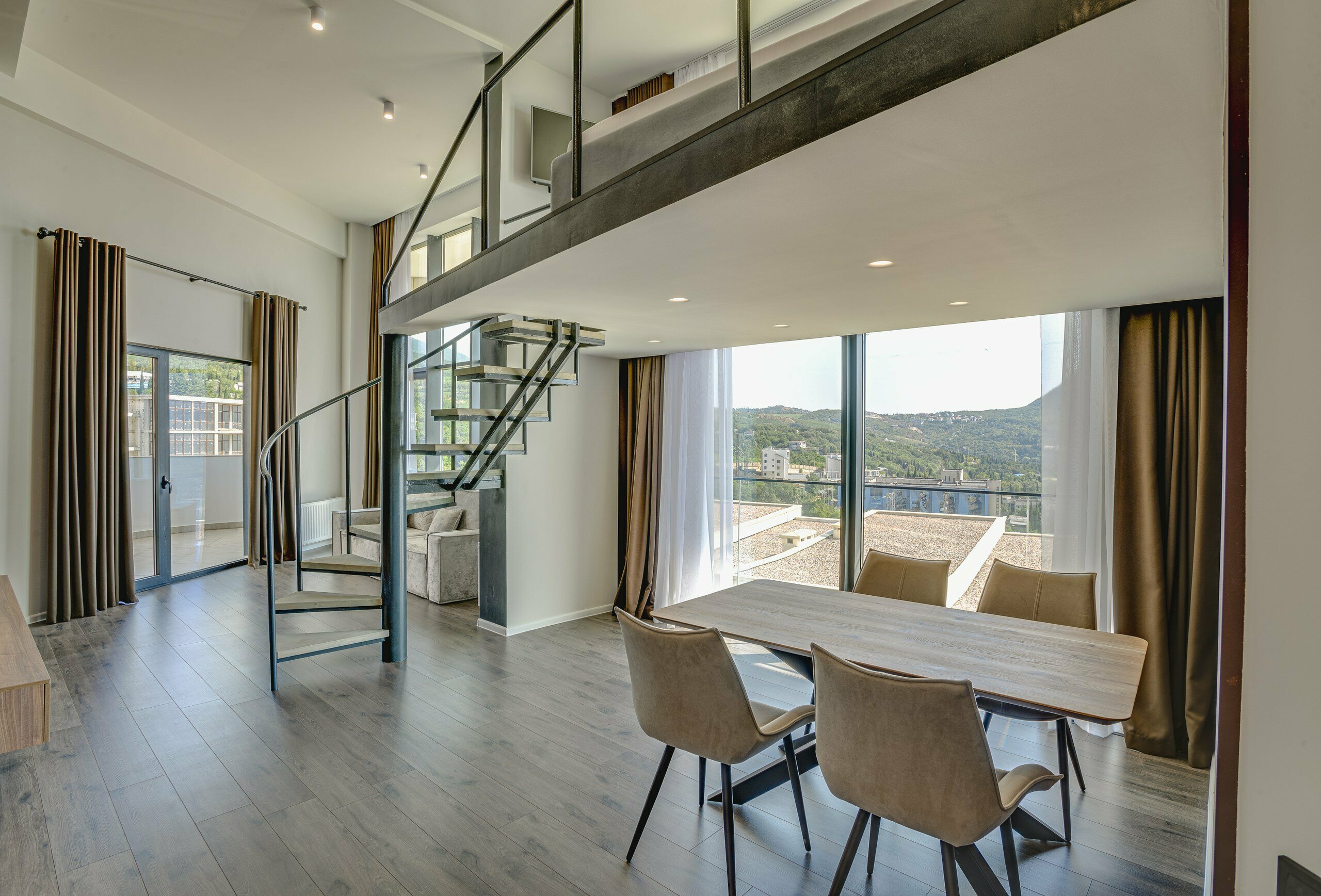 Двухуровневые апартаменты