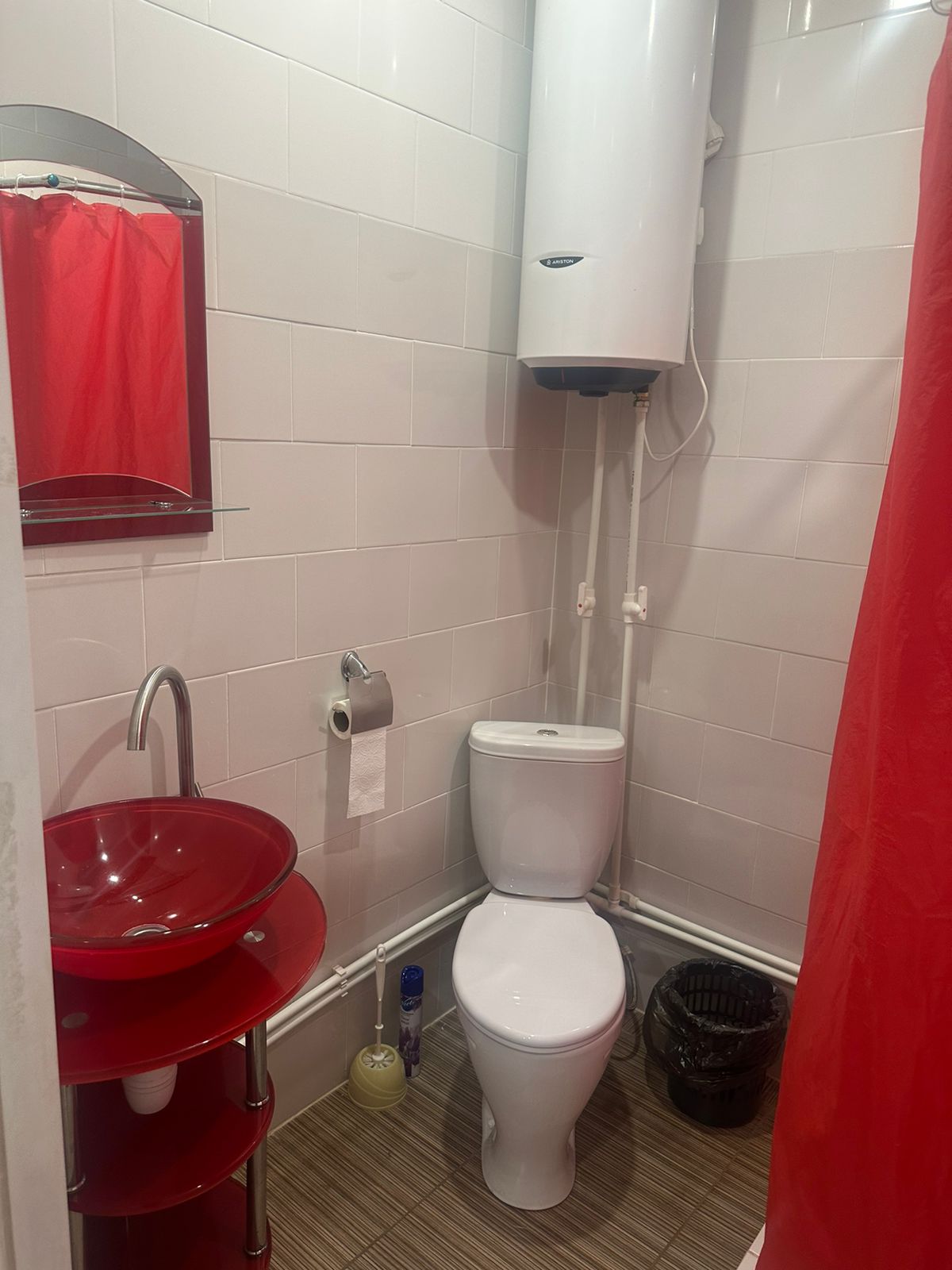 Двухместный номер с двуспальной кроватью и дополнительной кроватью