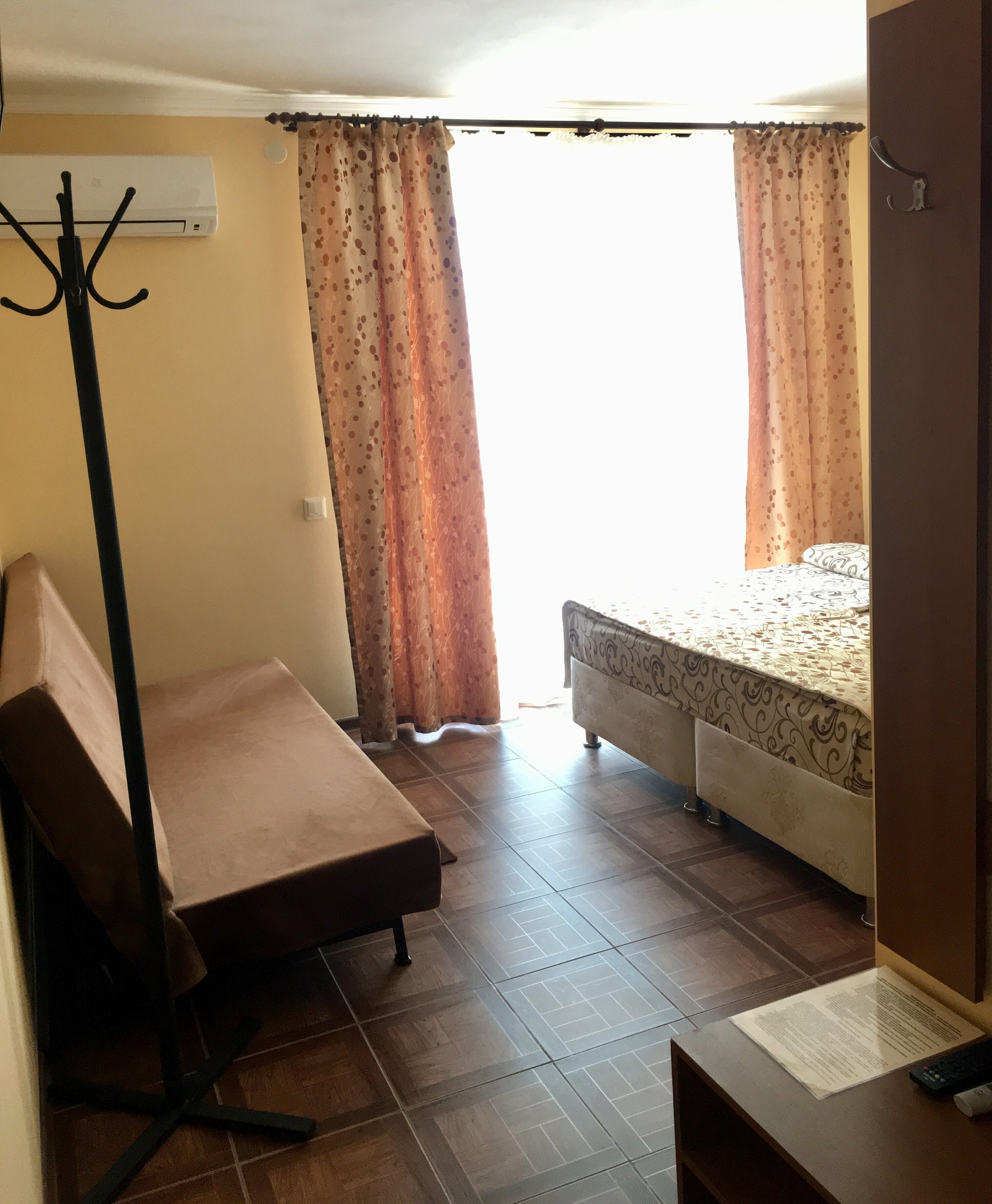 Трехместный номер с балконом