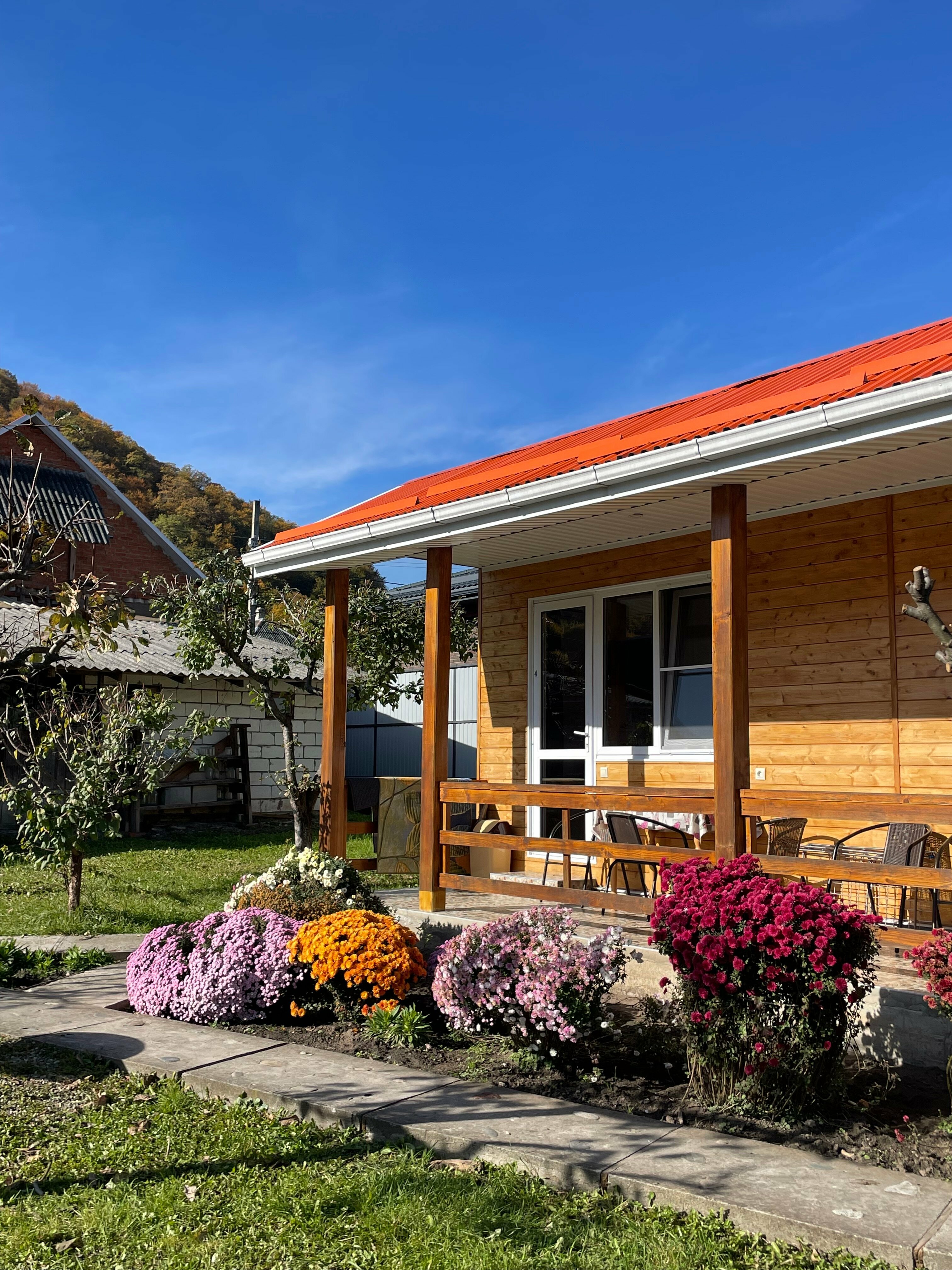 Четырехместный номер с видом на горы