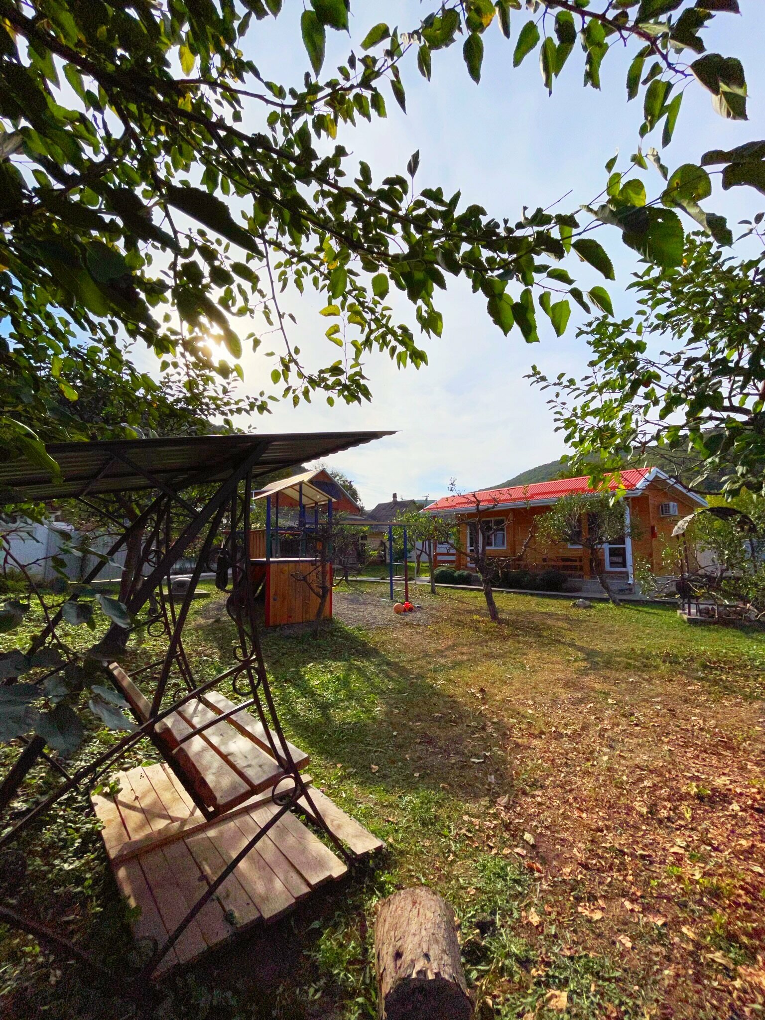 Четырехместный номер с видом на горы