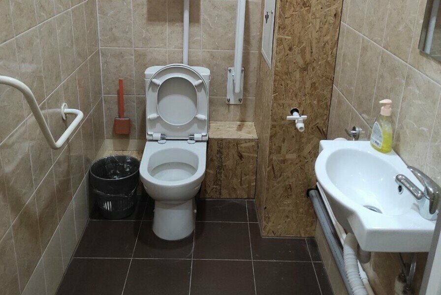 "Водный мир", комната, комфорт, пятиместная с двуспальной кроватью, ТВ, Wi-Fi, удобства на 3 комнаты, 18 кв/м, 1 этаж