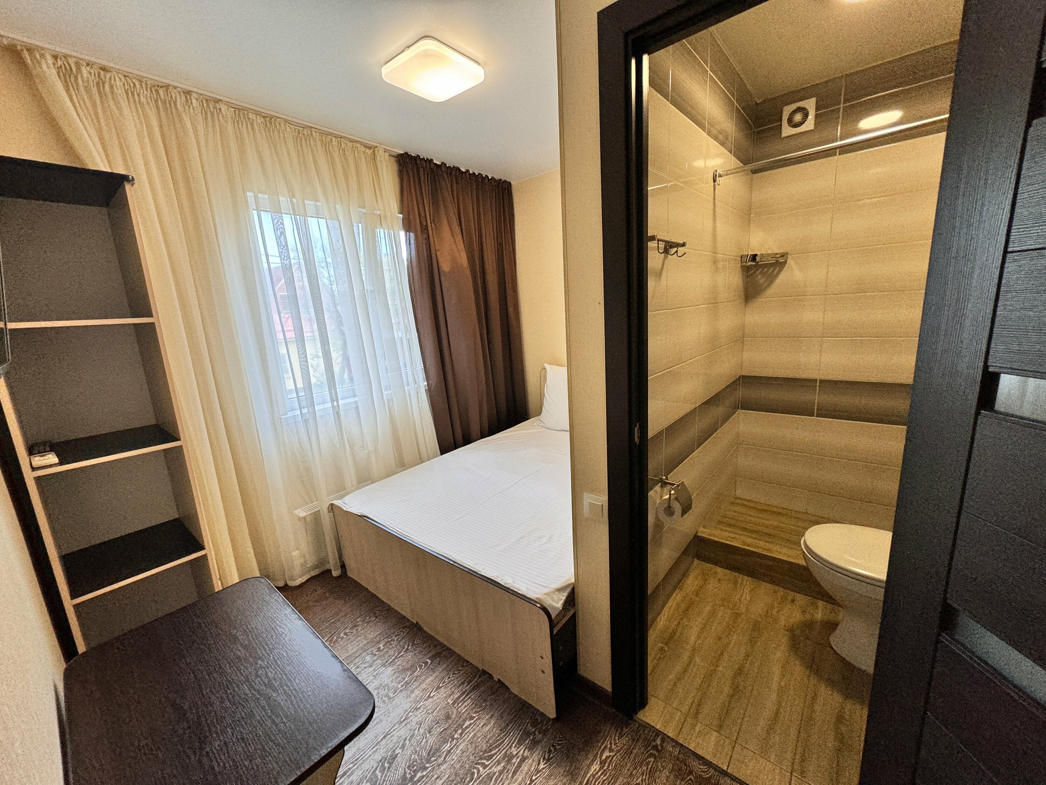 Cемейный номер с собственной ванной комнатой