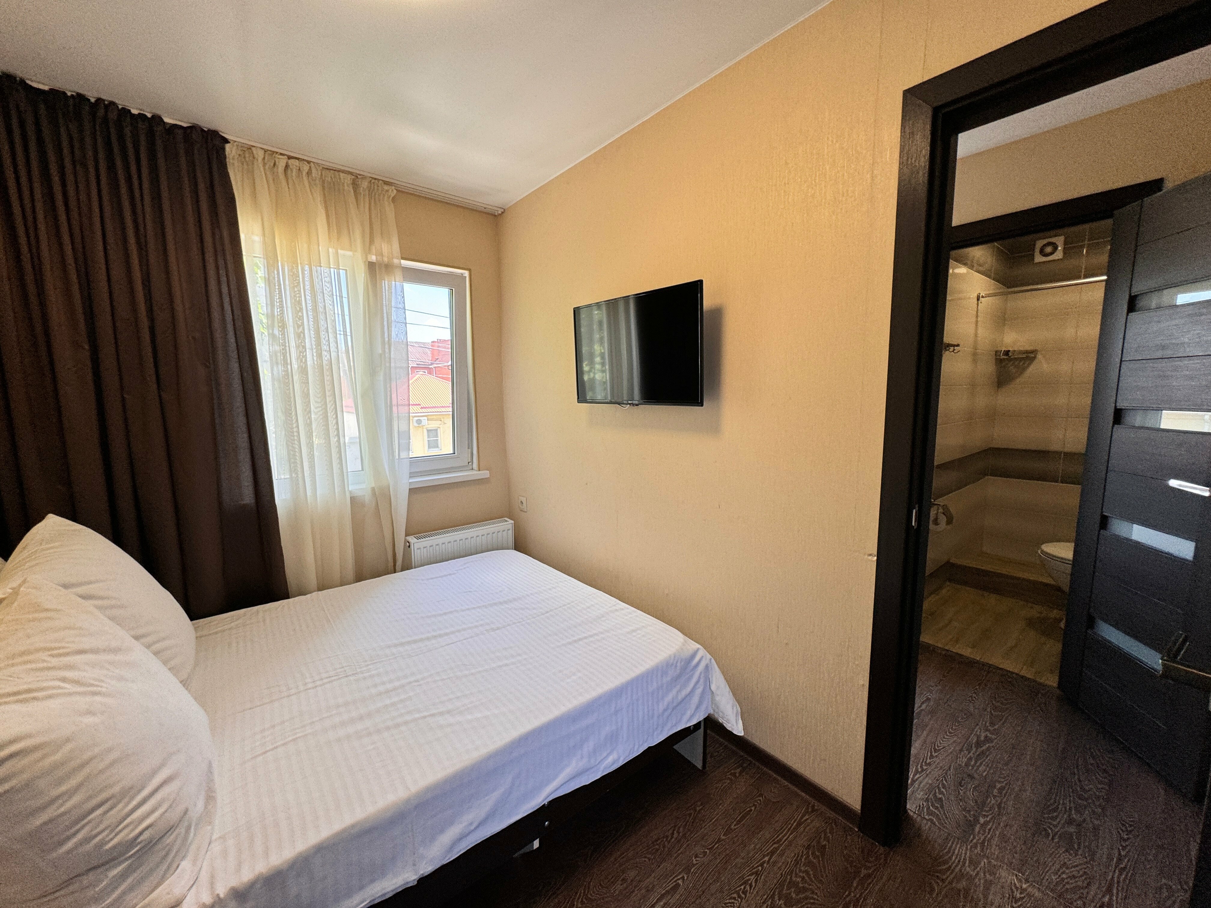 Cемейный номер с собственной ванной комнатой