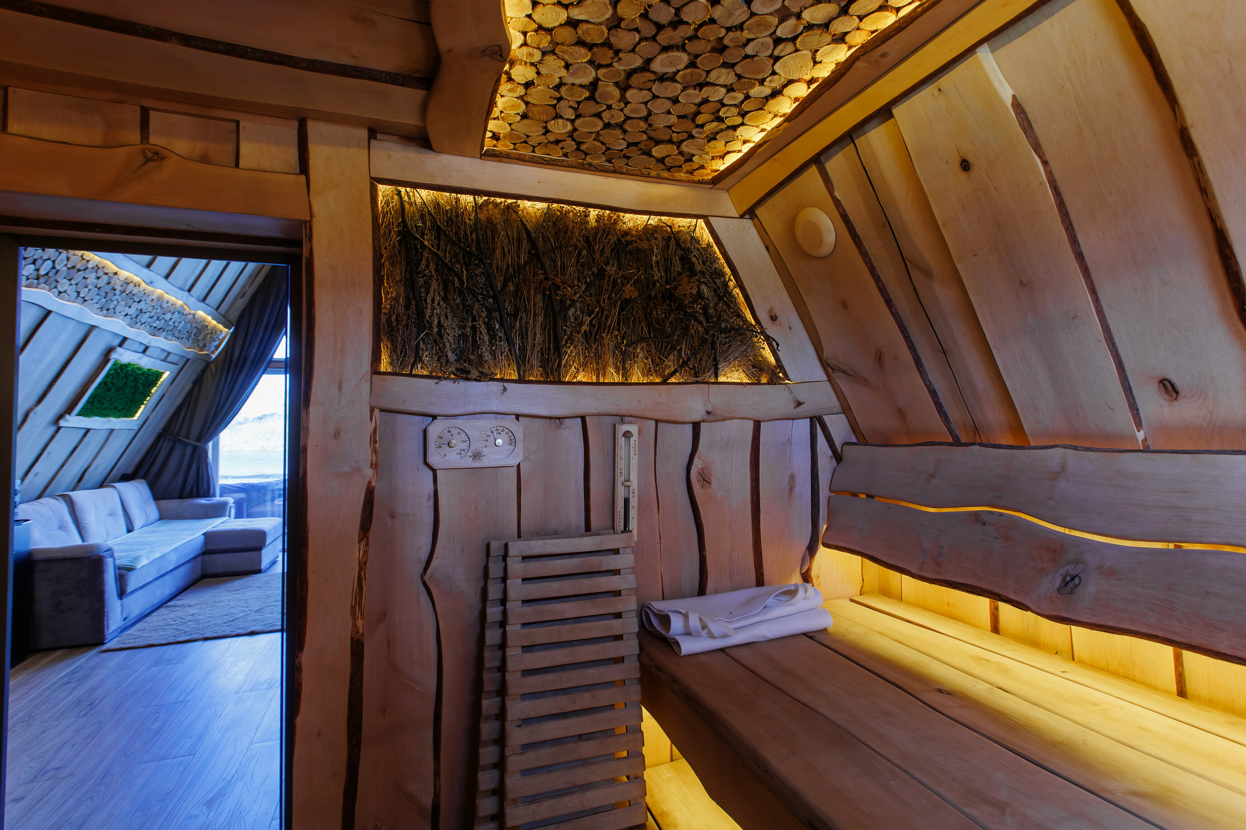 Четырехместный номер с видом на озеро