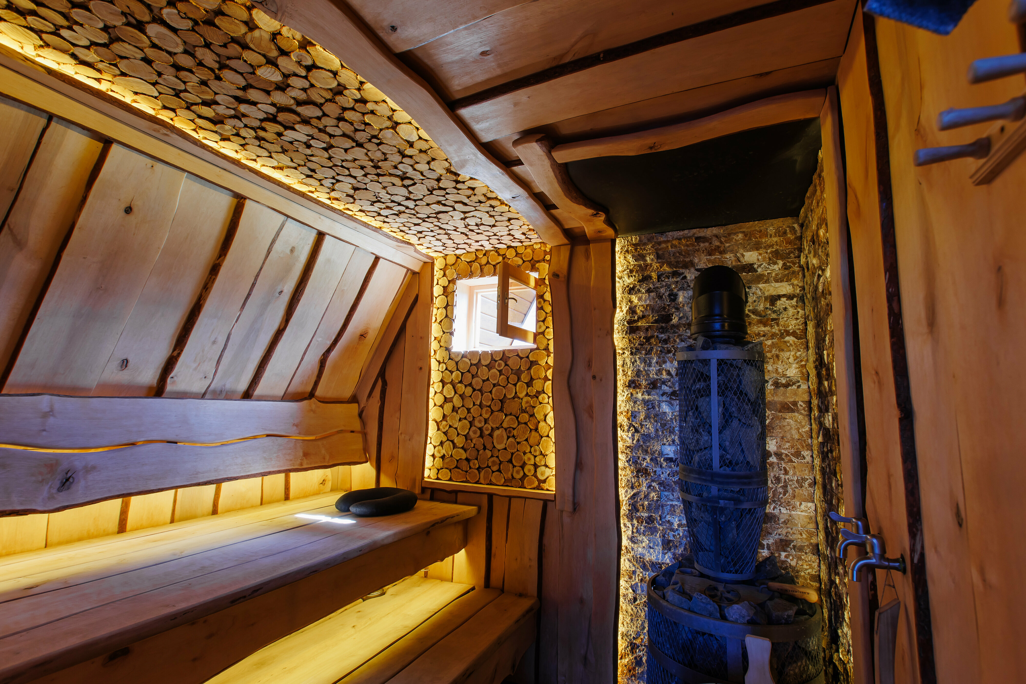 Четырехместный номер с видом на озеро