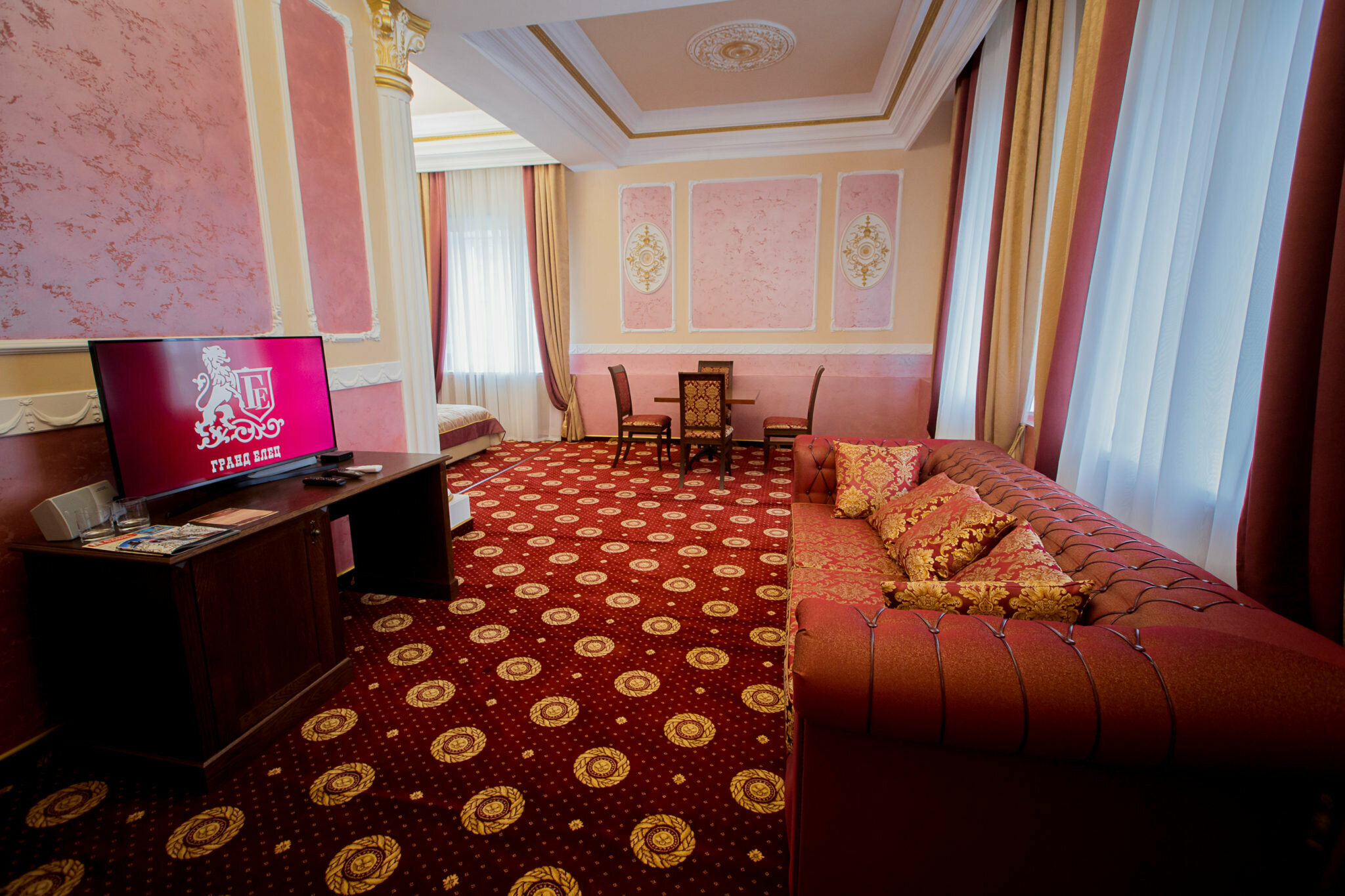 Люкс с 1 спальней