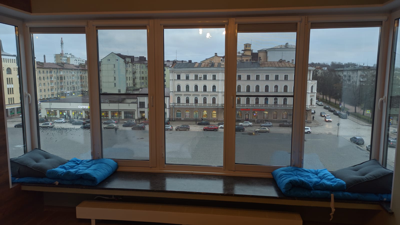 Трехместный номер с видом на город