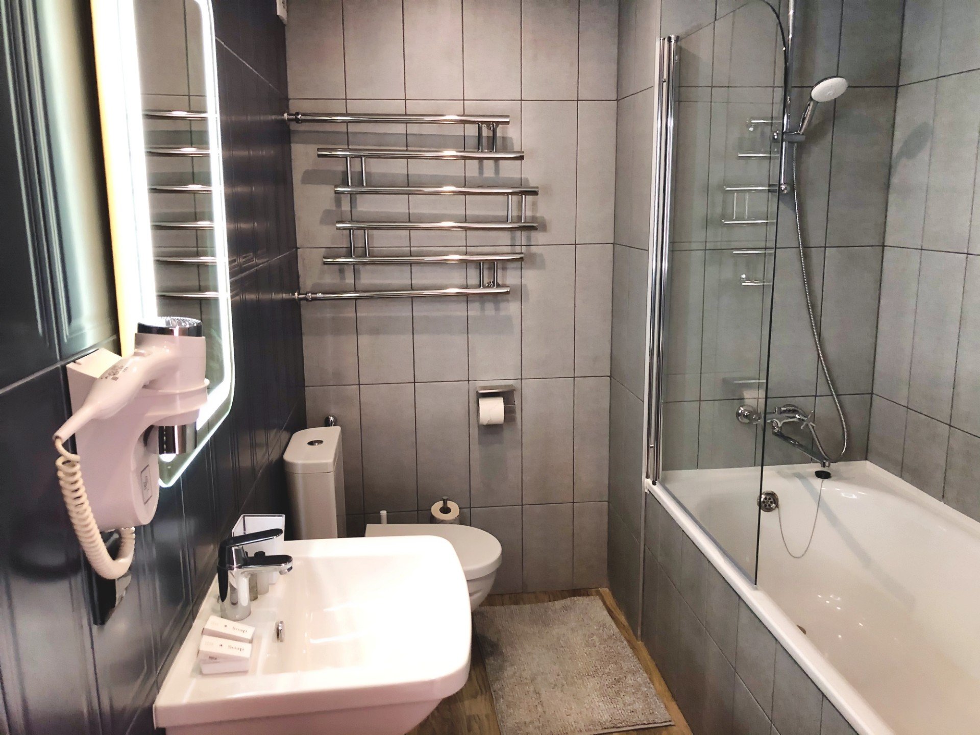 Полулюкс Делюкс