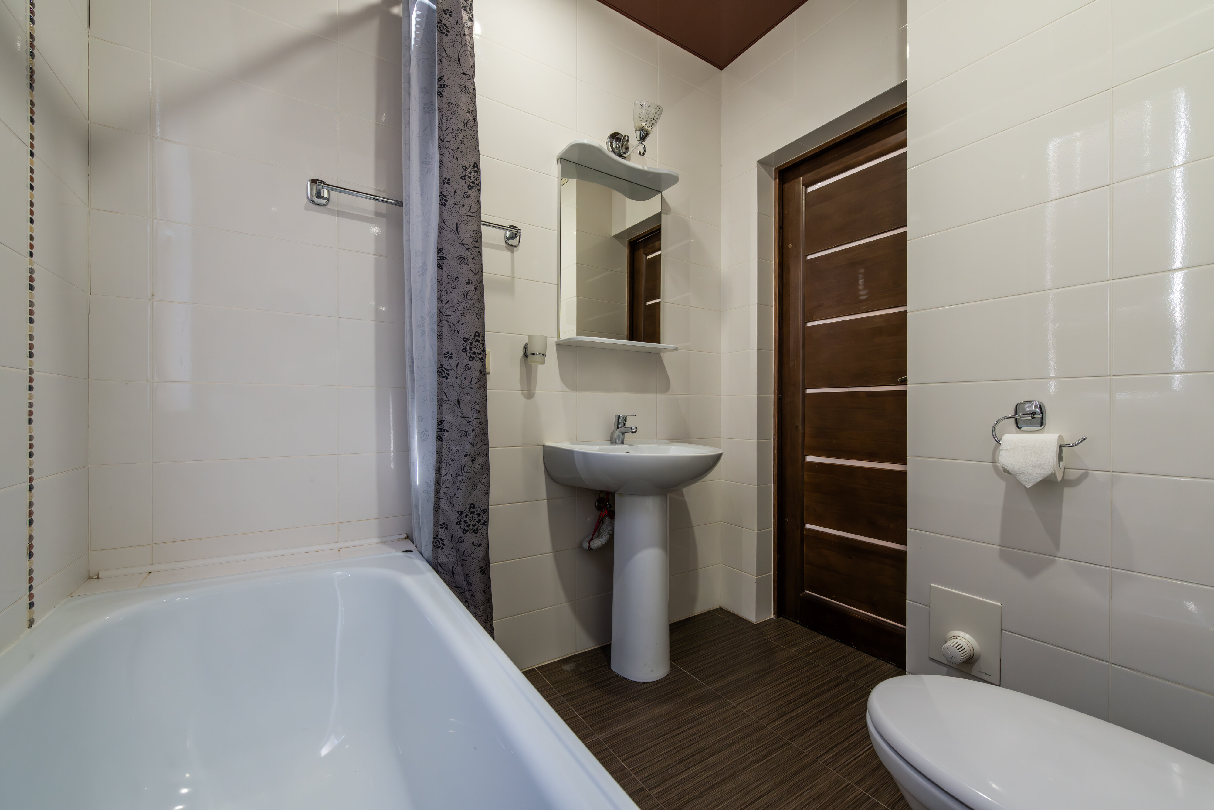 Классические апартаменты с одной  спальней  балконом и ванной 52  м2 №8