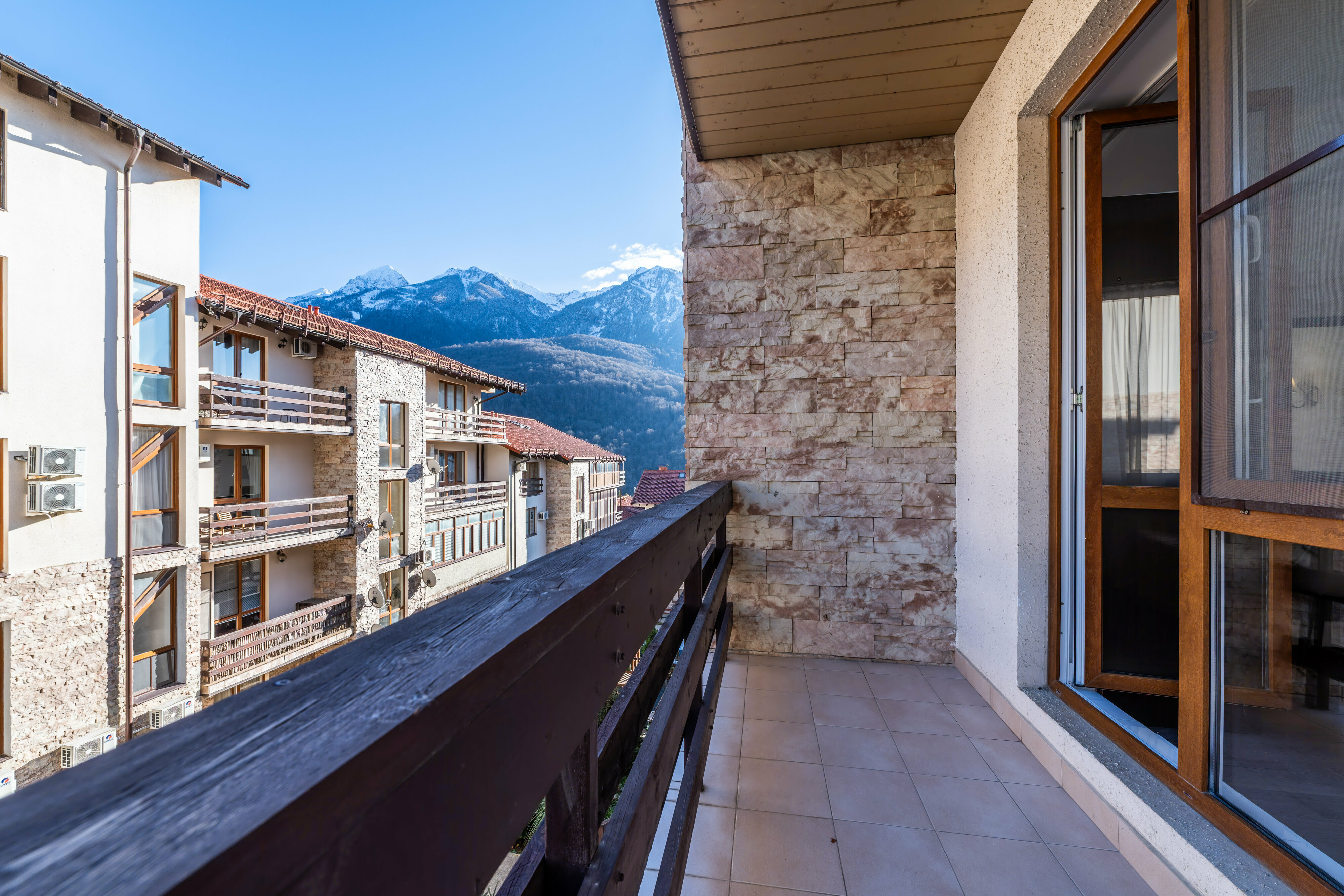 Классические апартаменты с одной  спальней  балконом и ванной 52  м2 №8