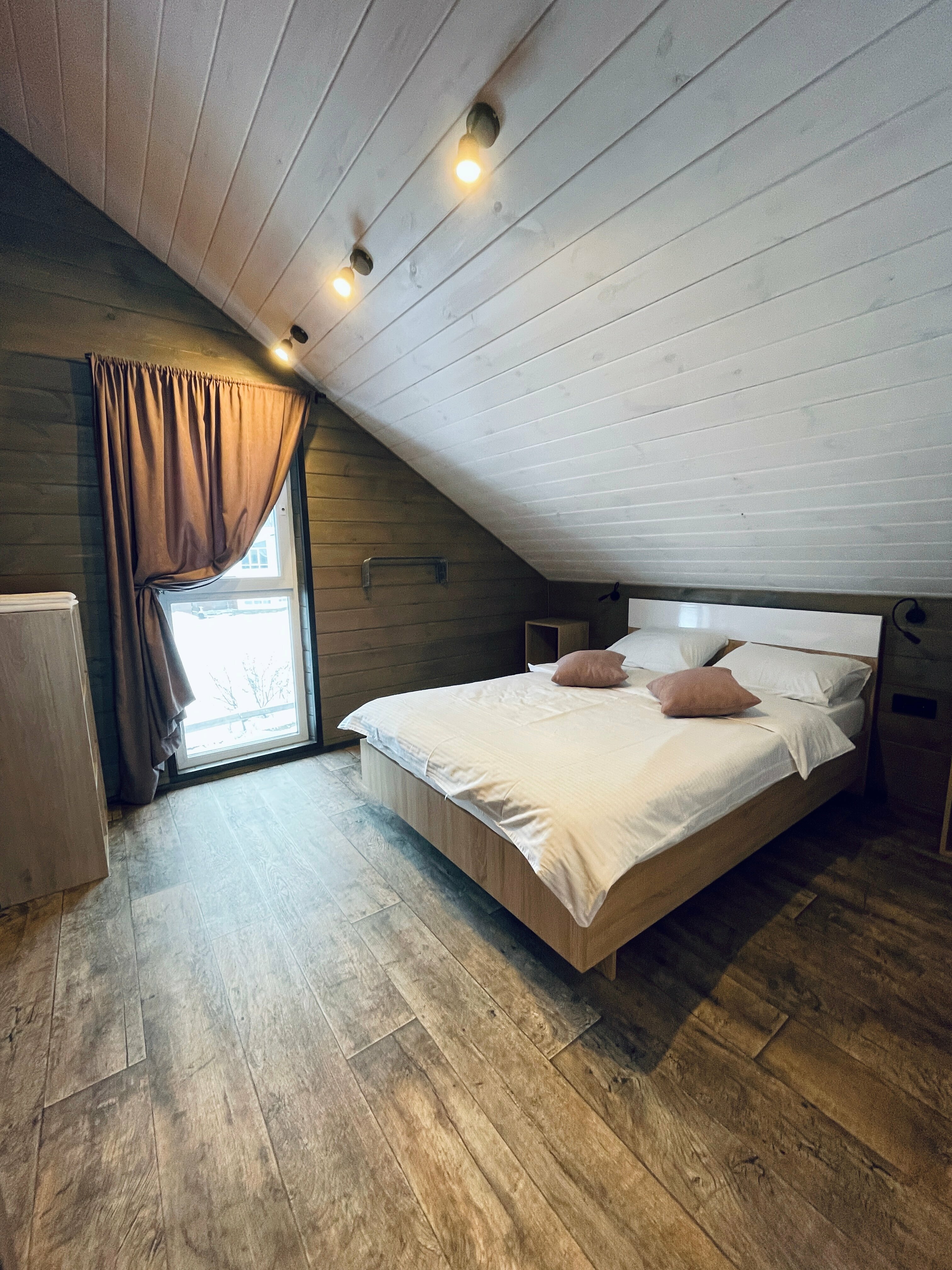 Двухуровневый четырехместный номер