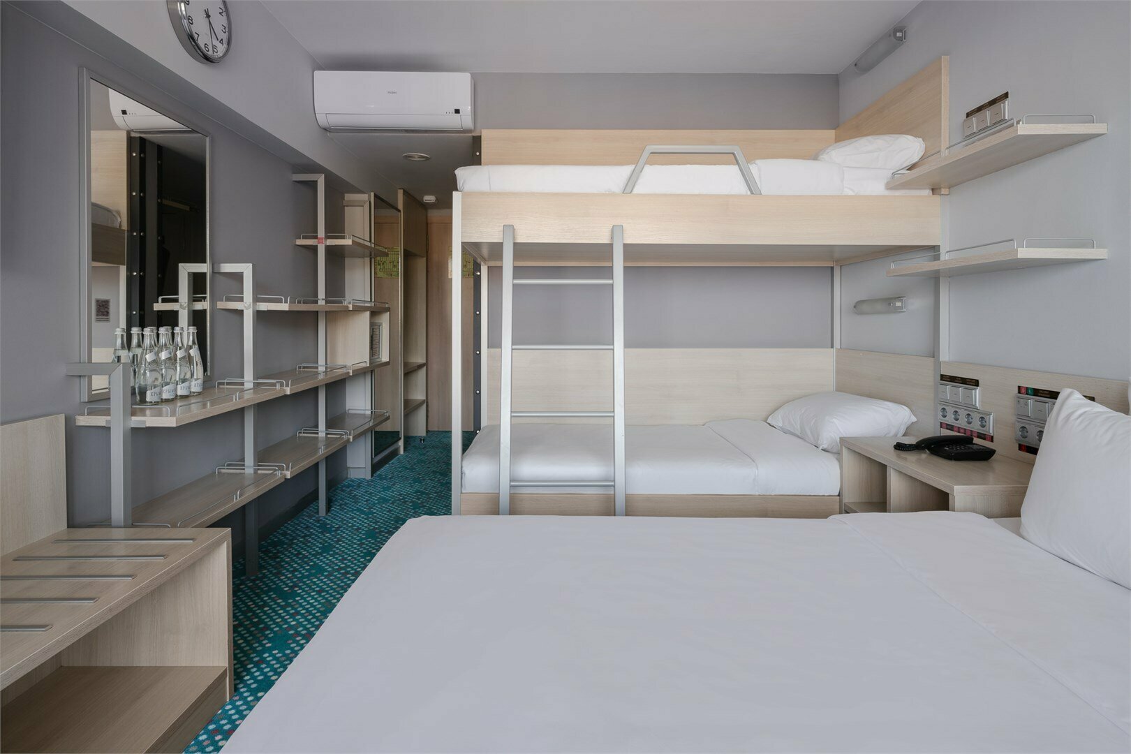 Стандарт улучшенный с двуспальной и двухъярусной кроватями (YALTA INTOURIST)