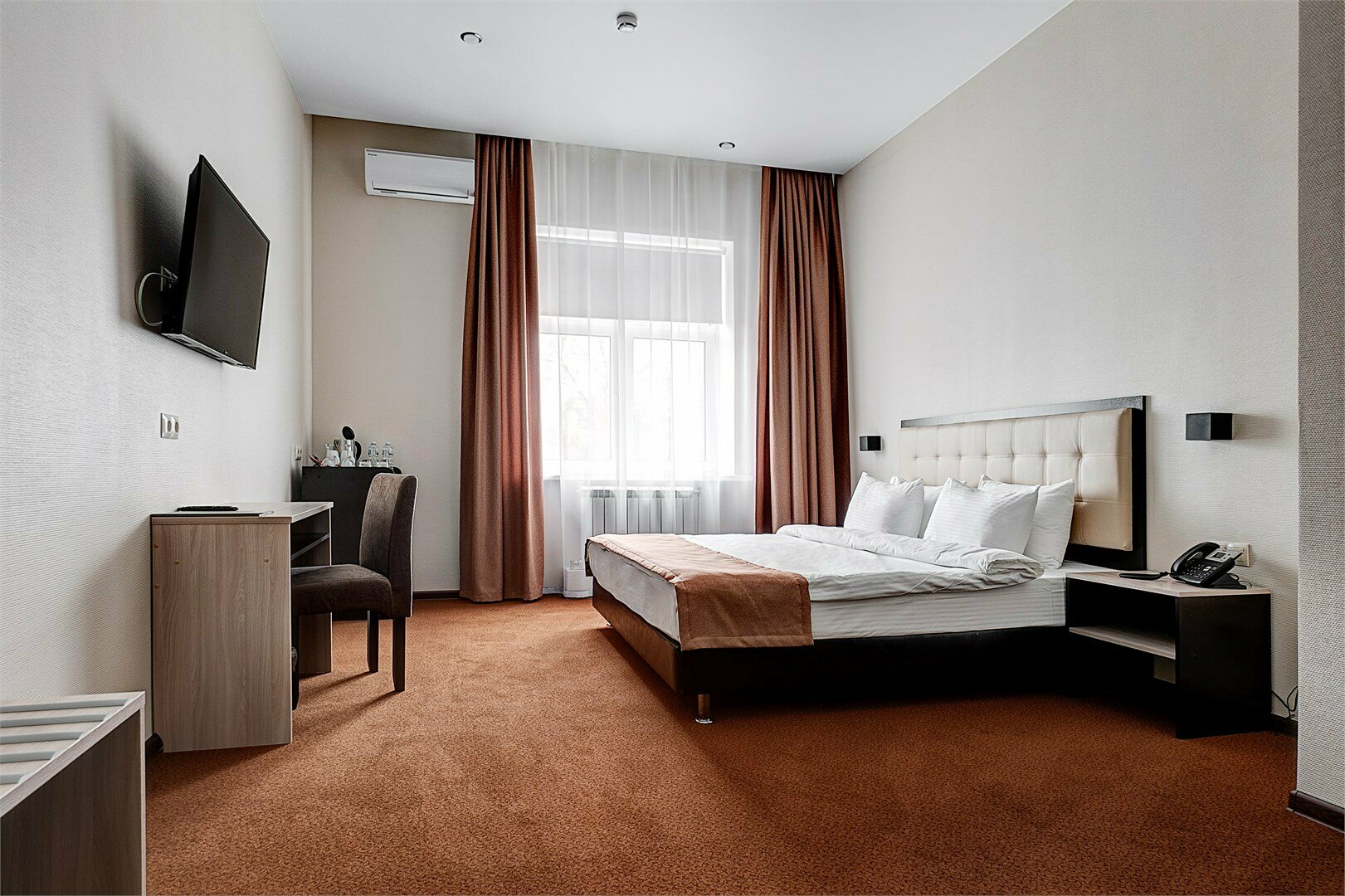 Полулюкс с 2 раздельными кроватями  или 1 большой кроватью