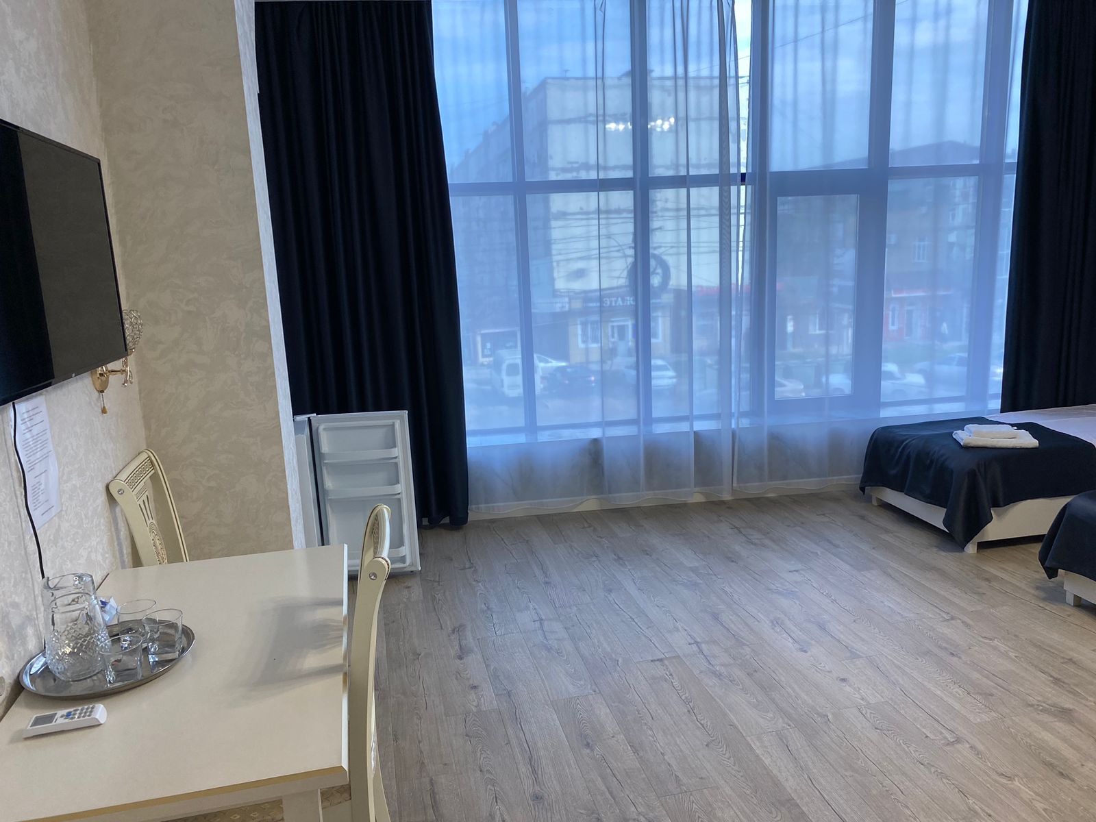 Трехместный номер с собственной ванной комнатой