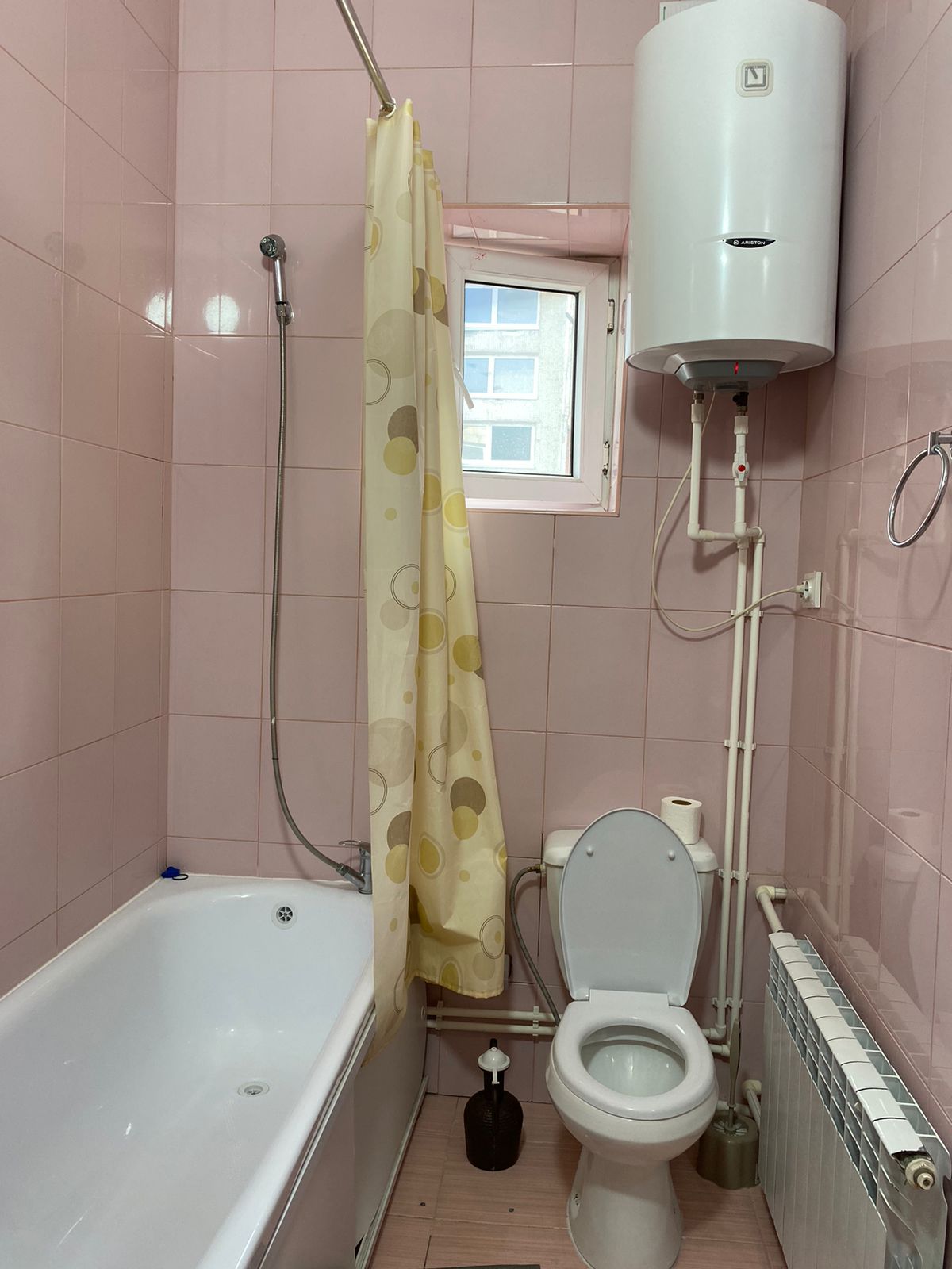 Четырехместный номер с ванной комнатой