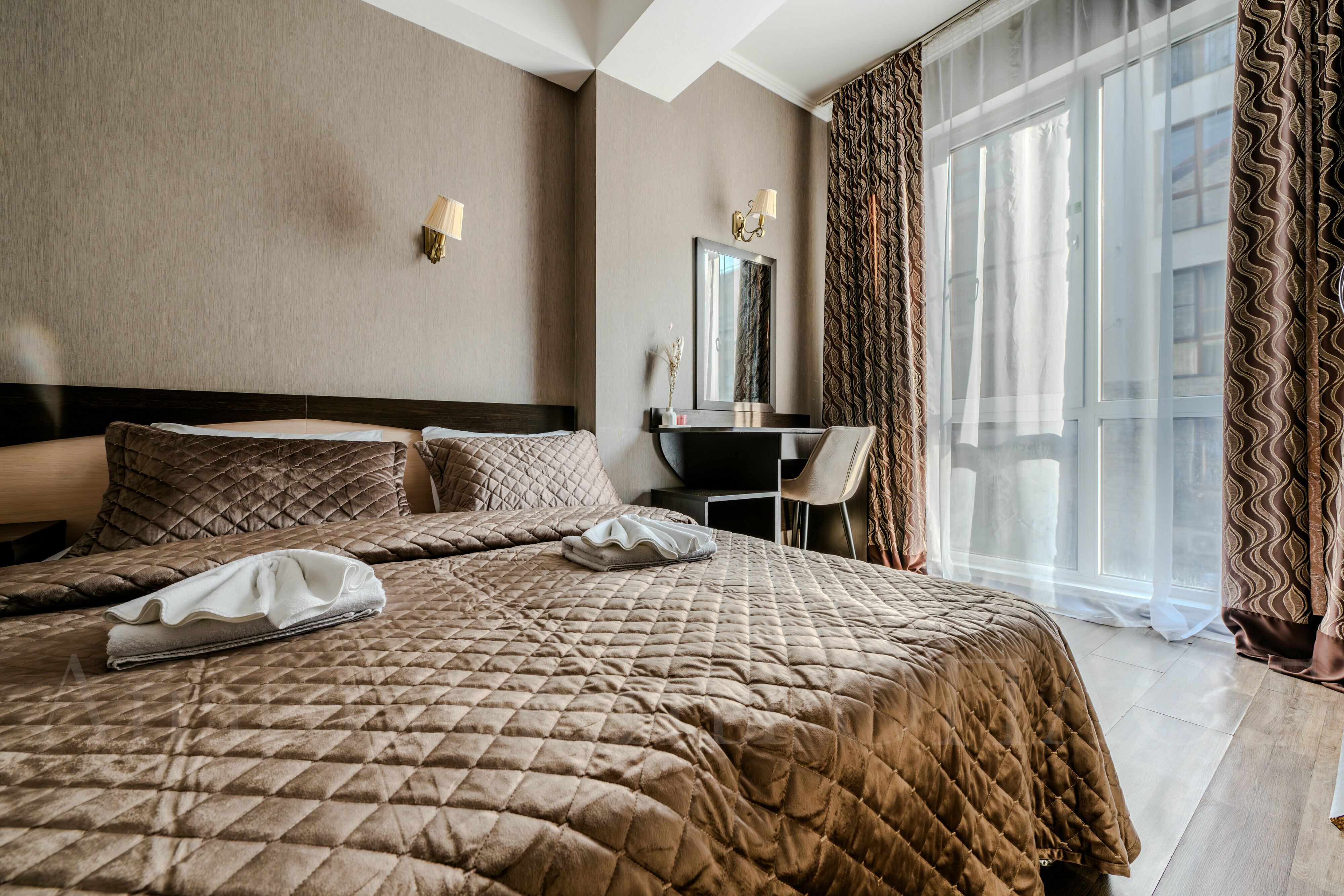 Классические Апартаменты с одной спальней и балконом 58м2 №3