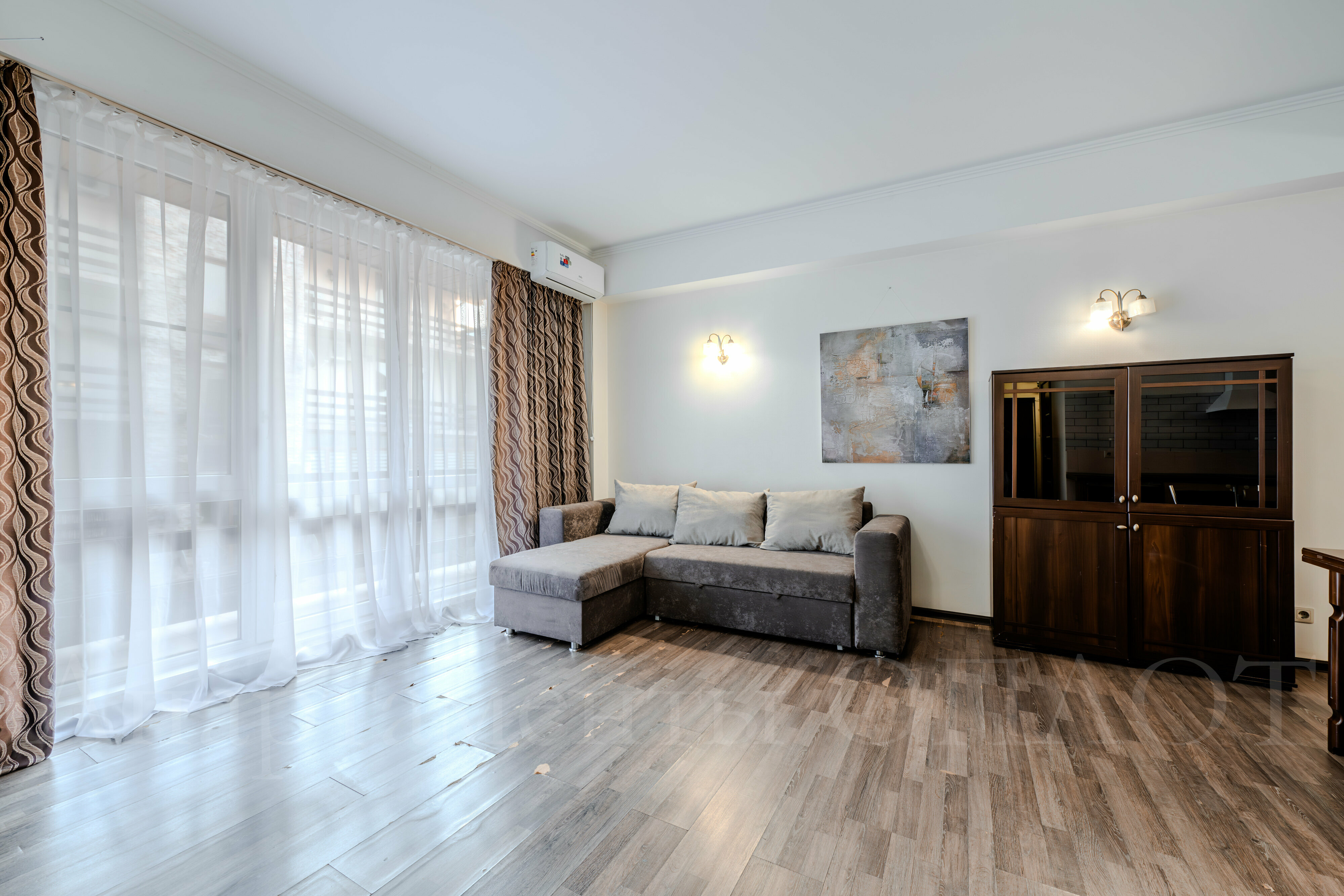 Классические Апартаменты с одной спальней и балконом 58м2 №3