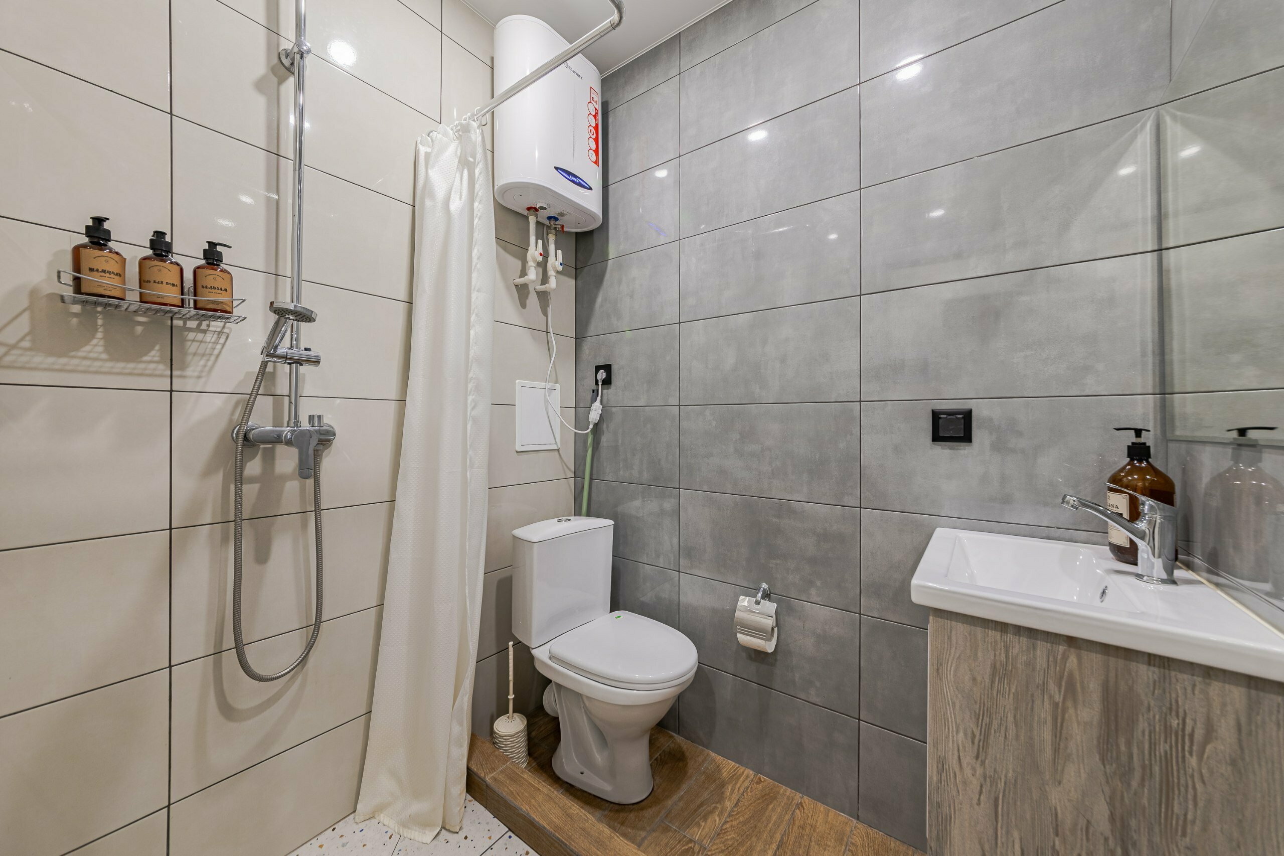 Cемейный номер с собственной ванной комнатой