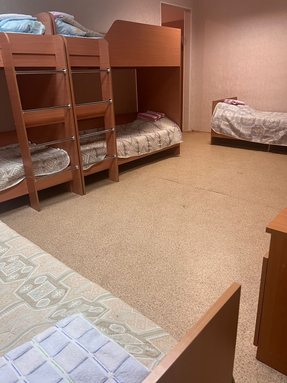 Общий 6-местный номер для мужчин и женщин