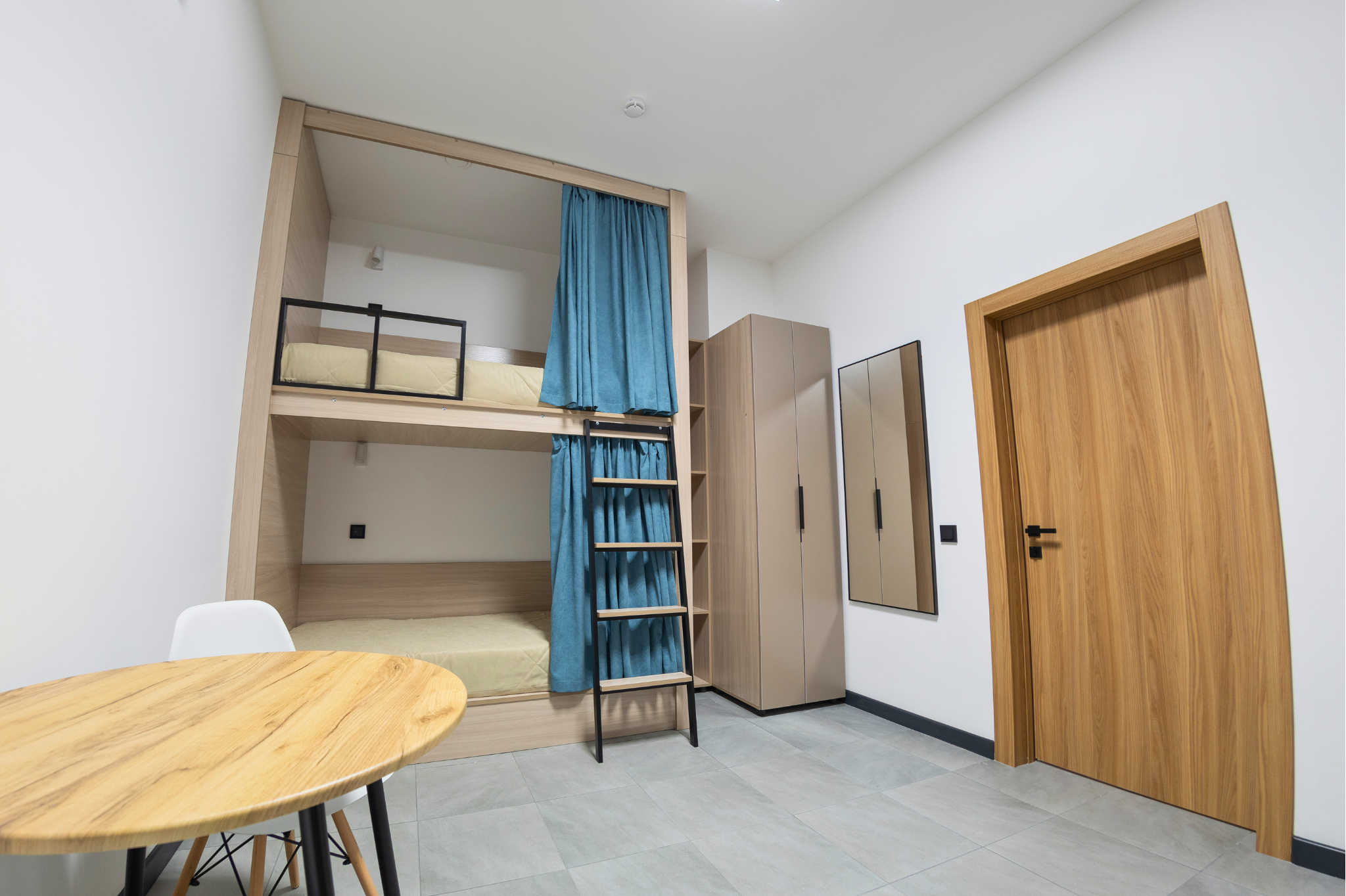 Спальное место на двухъярусной кровати в общем 4-х местном номере для мужчин и женщин