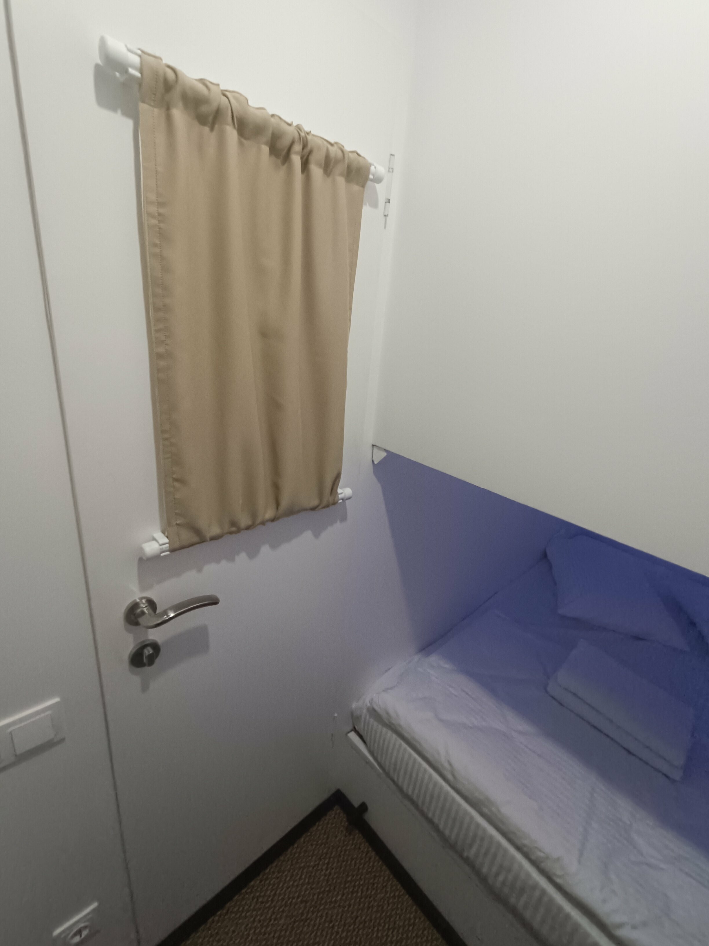 Двухместный стандарт с одной двуспальной кроватью