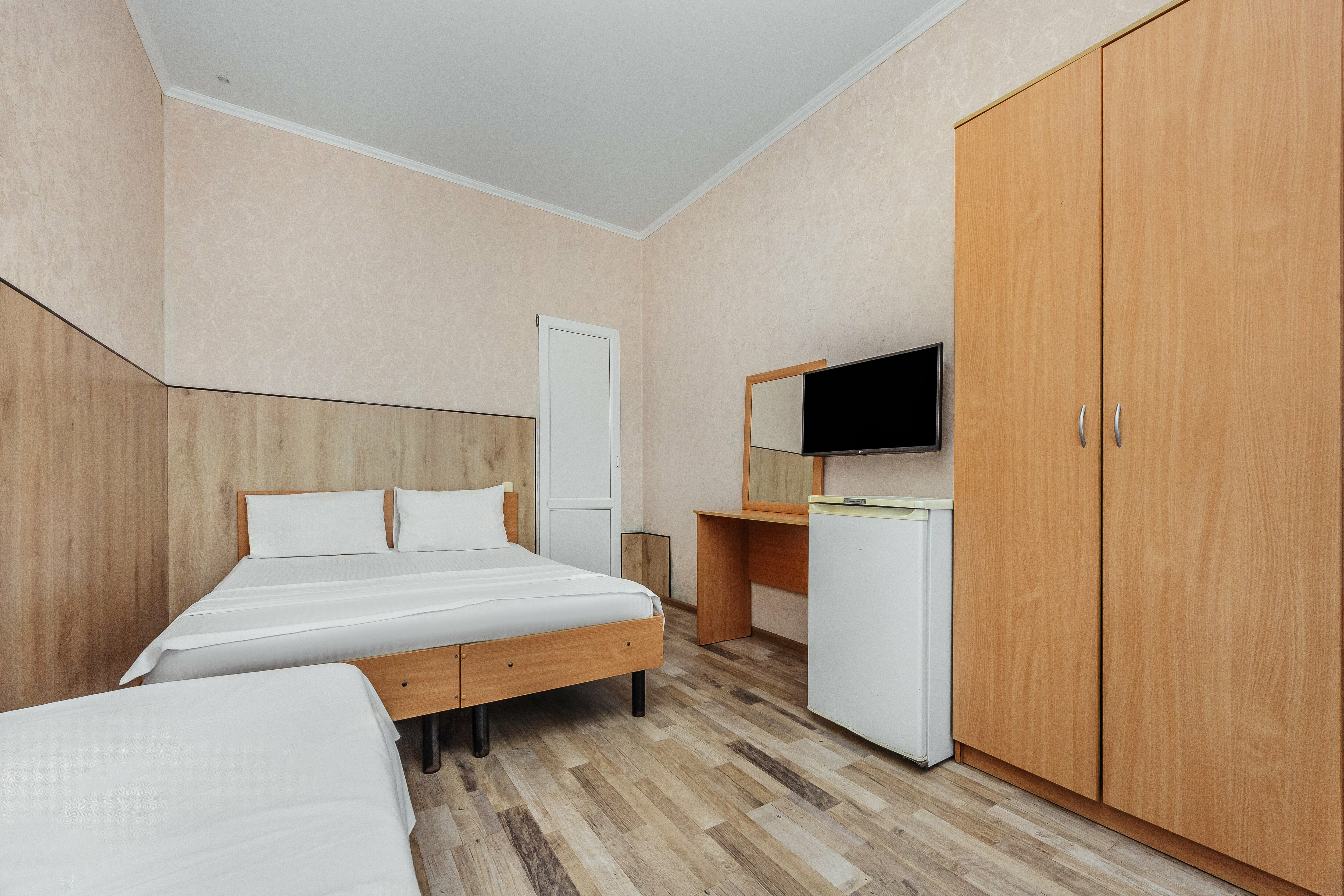 Трехместный номер с душем