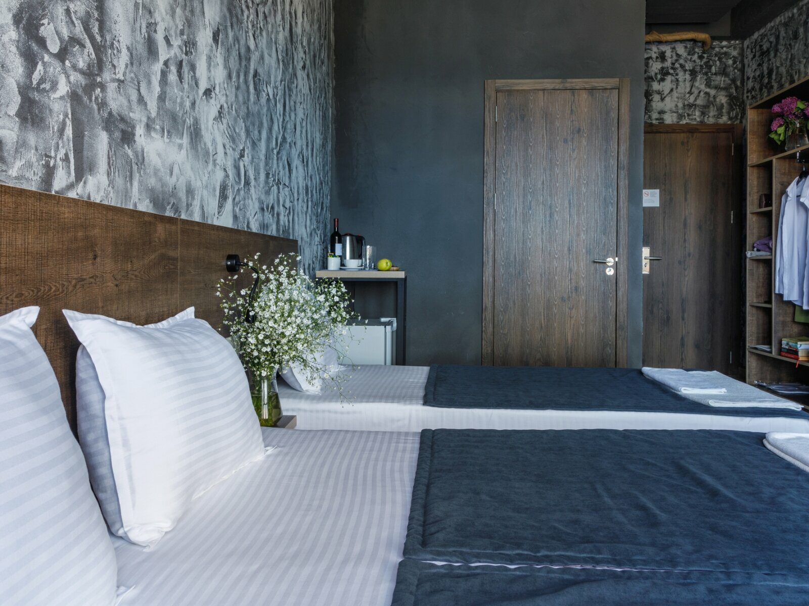 Трехместный номер с балконом