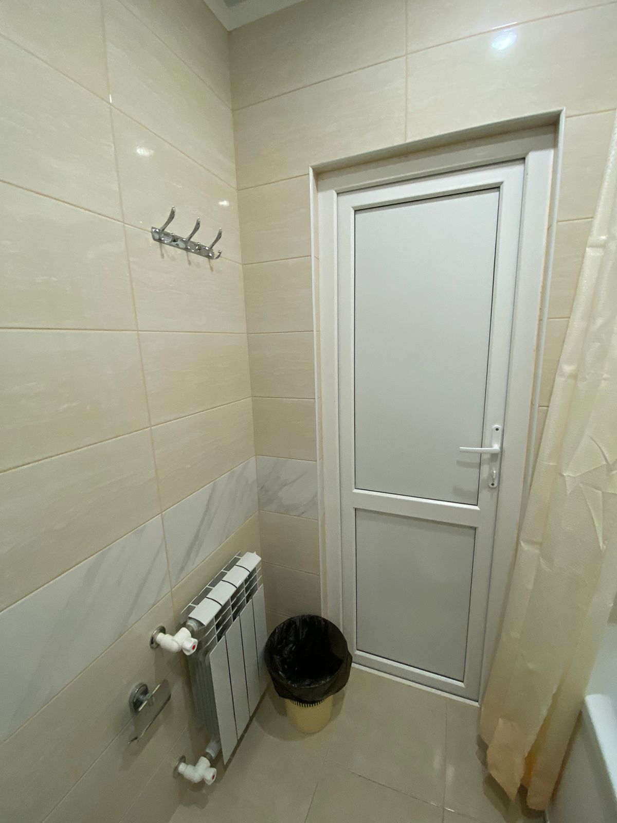 Трехместный номер с собственной ванной комнатой