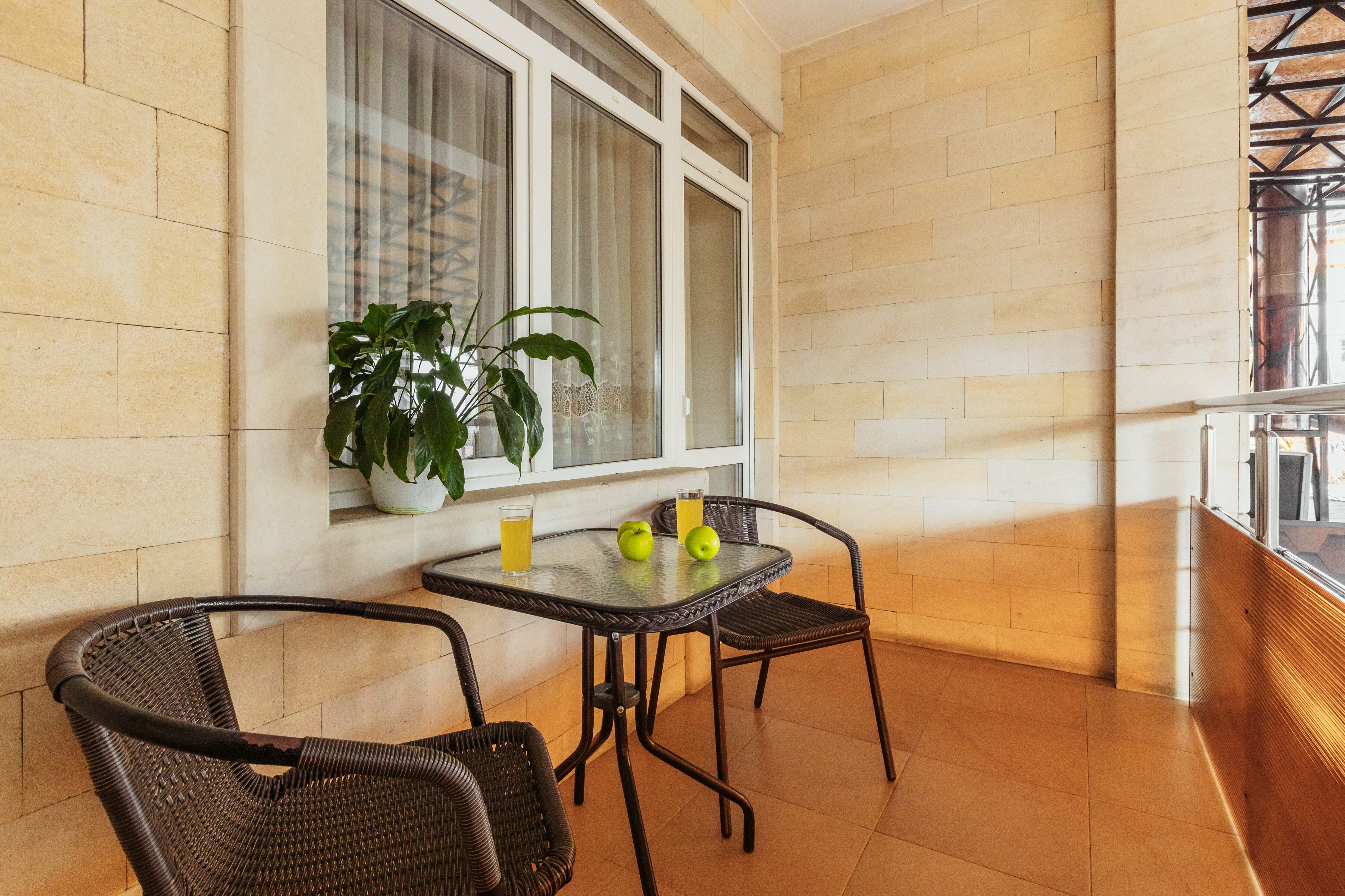 Трехместный номер с балконом