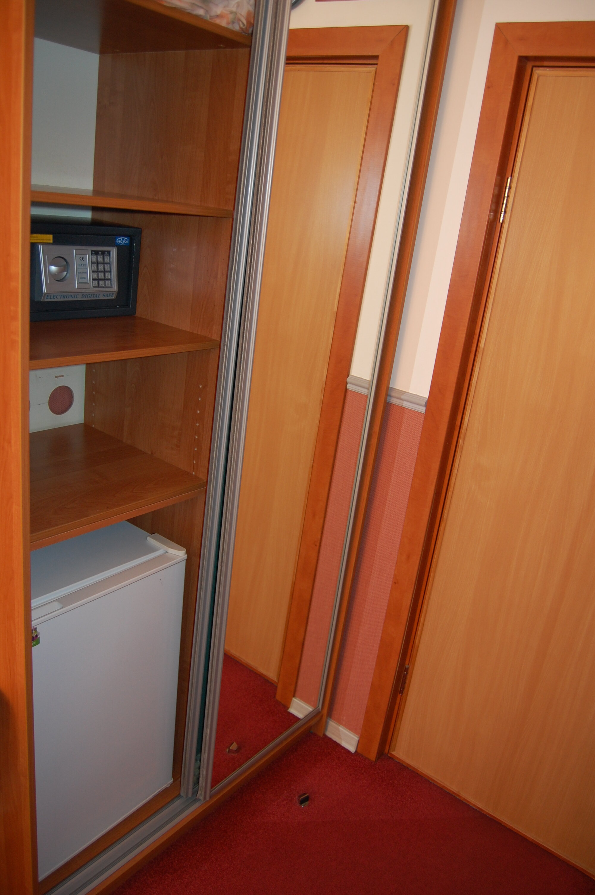 Двухместный эконом (душ и туалет на этаже)