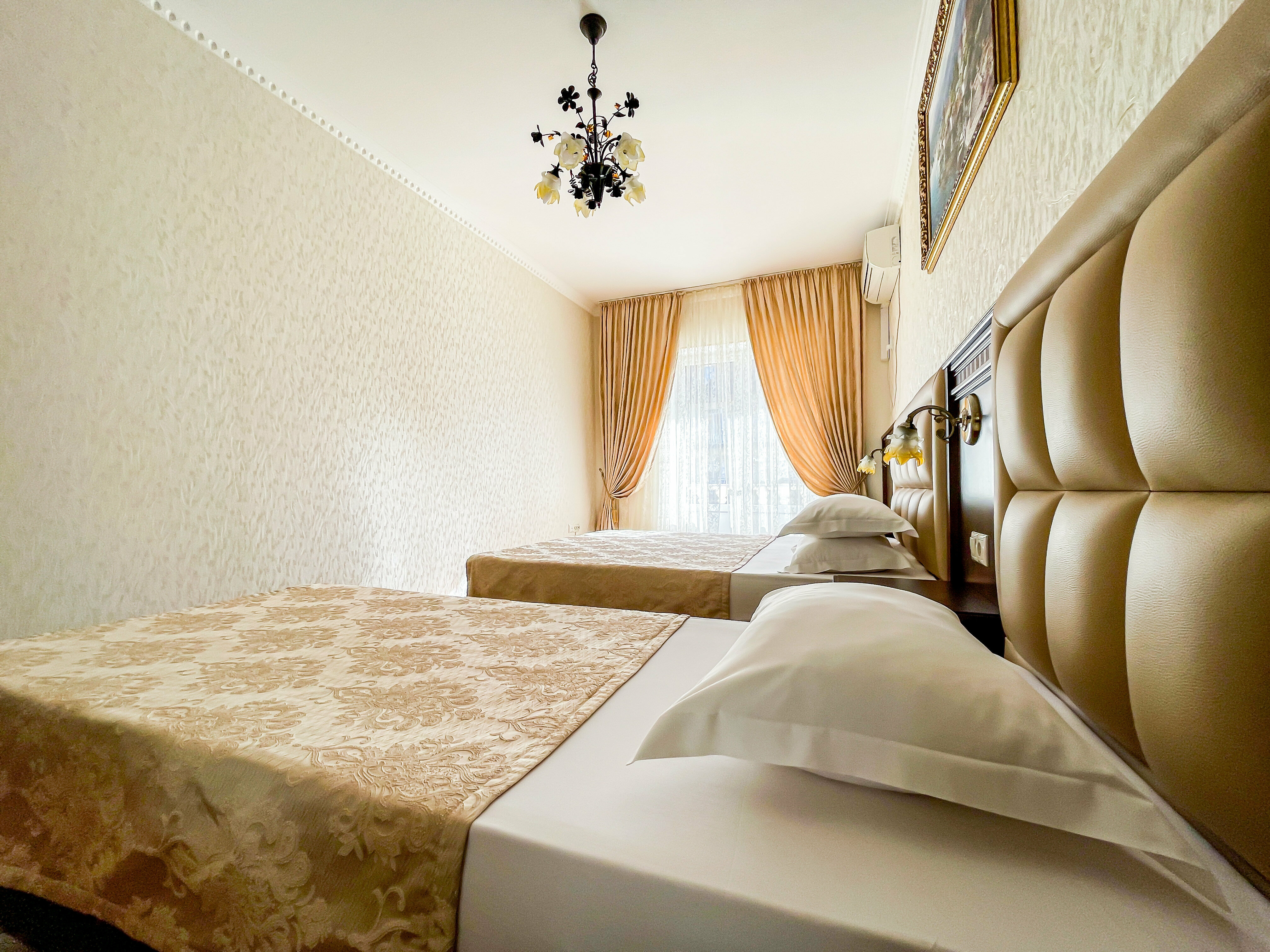 Люкс с видом на бассейн