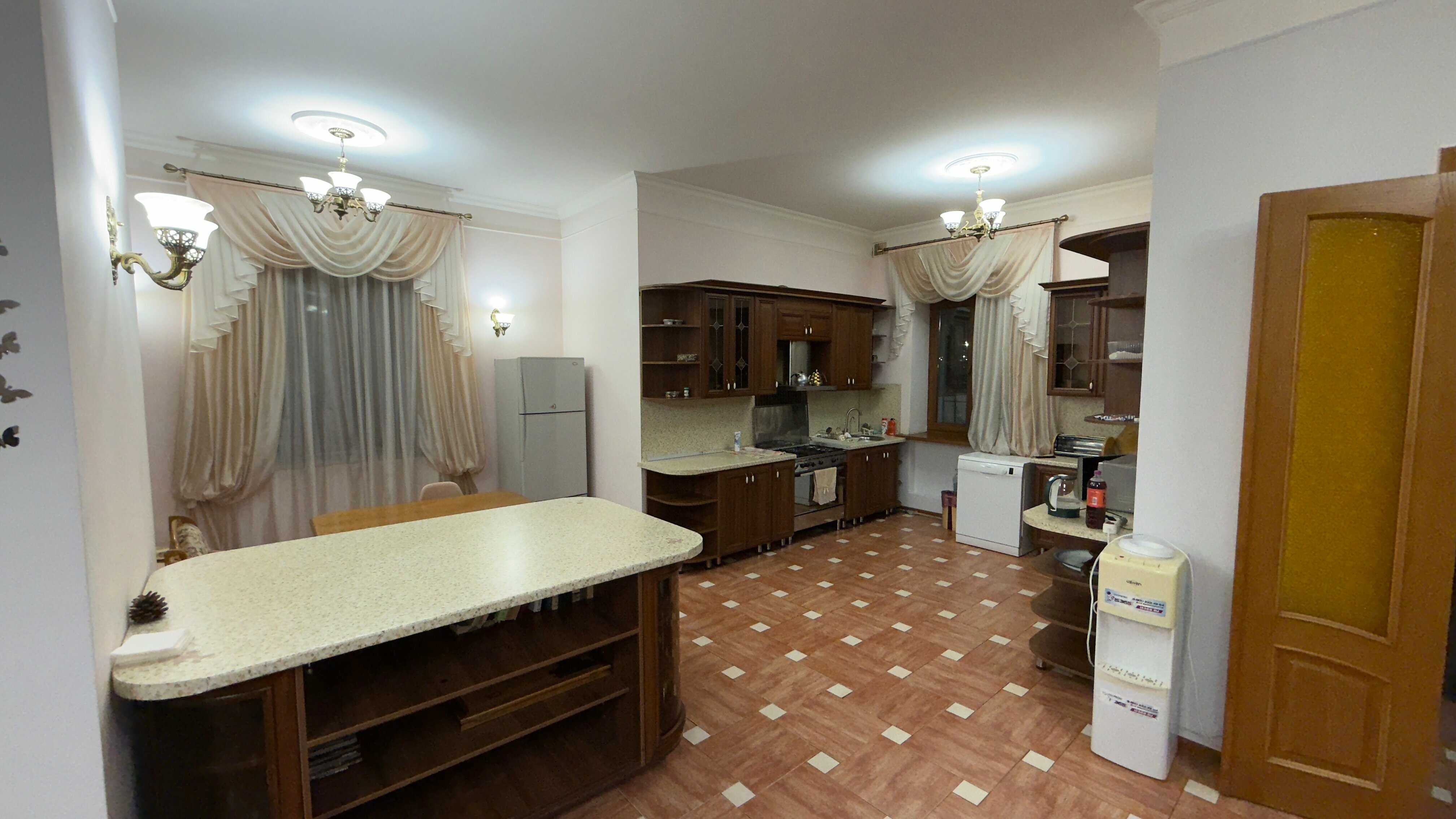 Дом с собственным бассейном