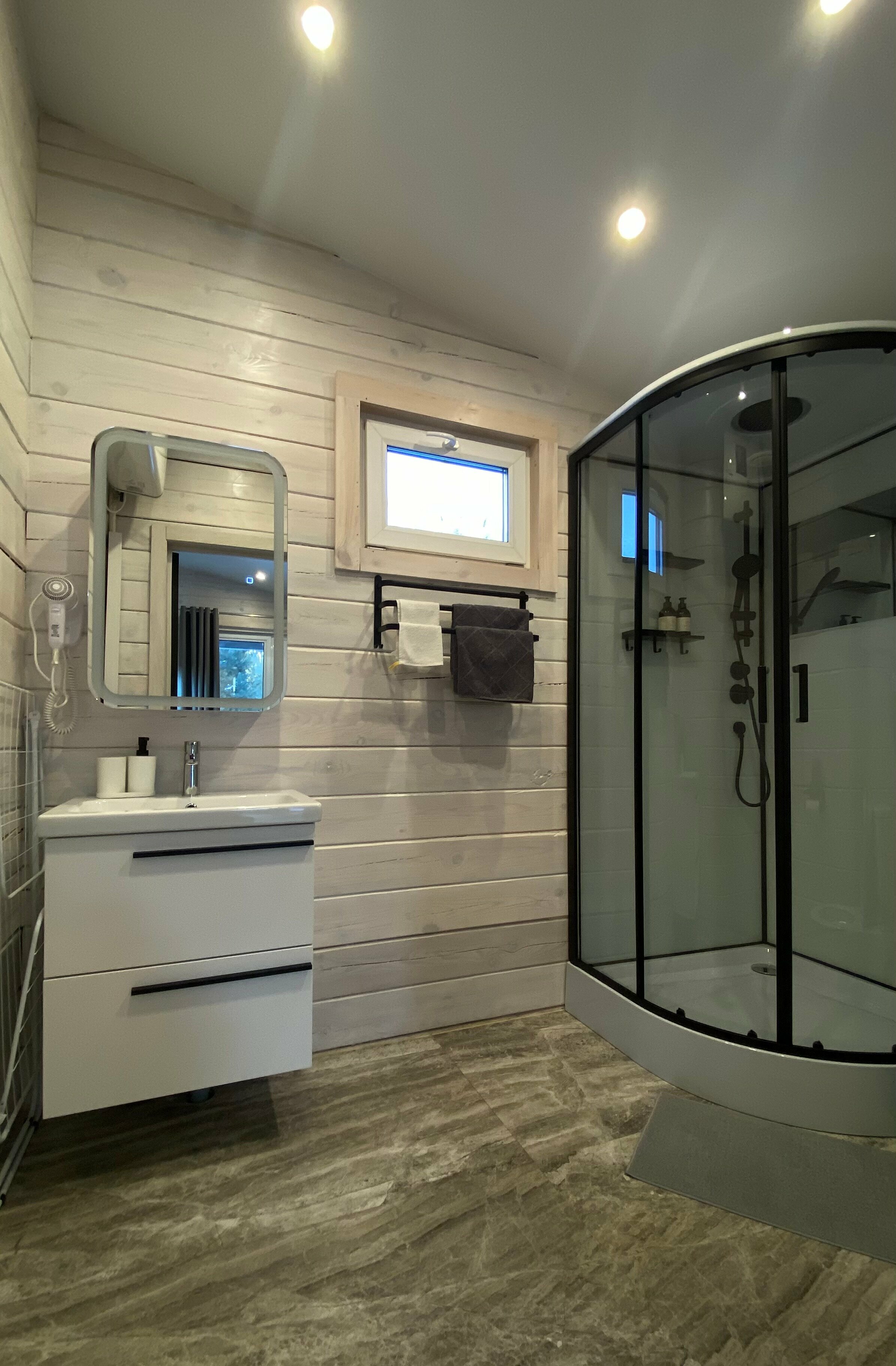 Семейный четырехместный дом