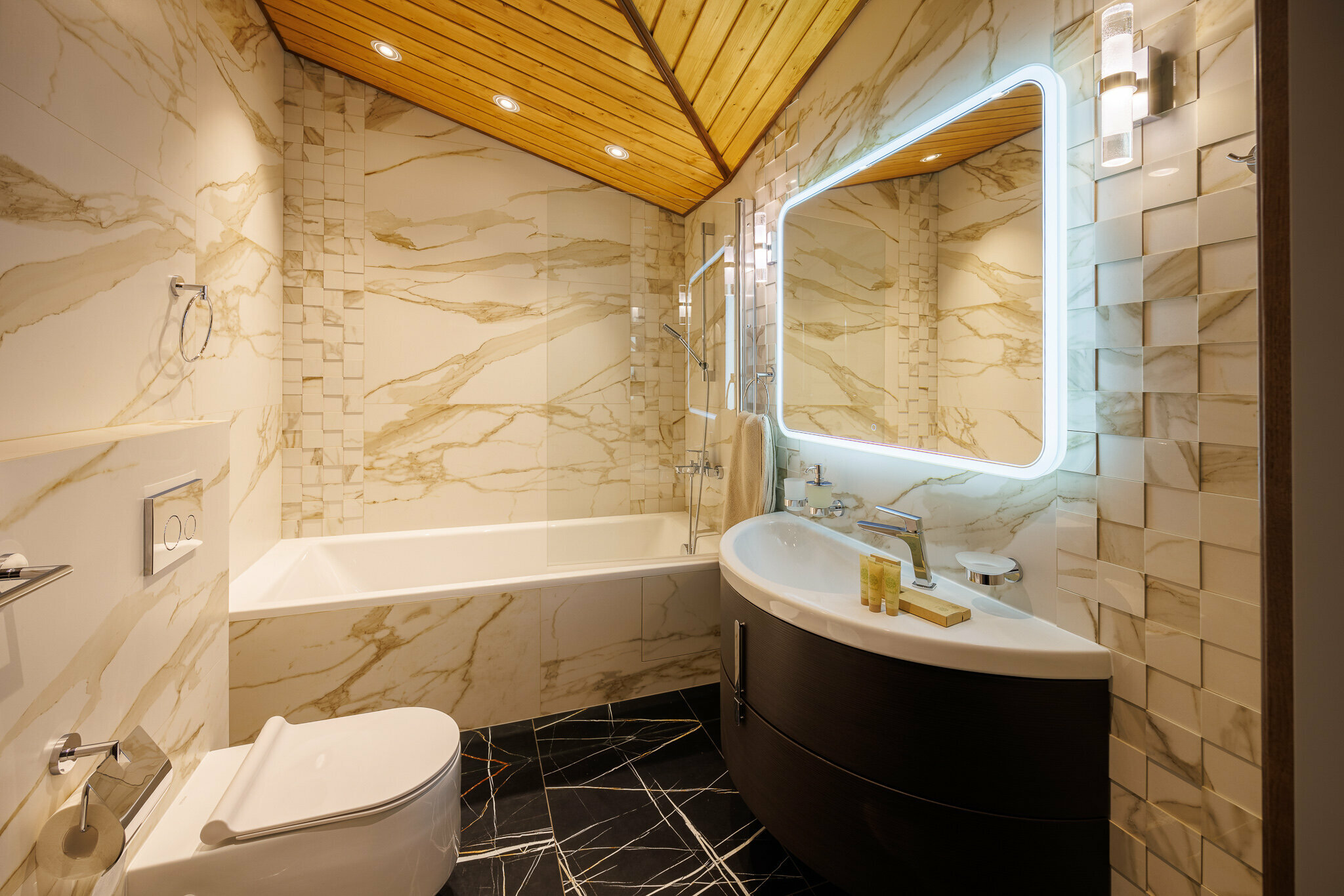 Усадьба с домом шале 7 спален